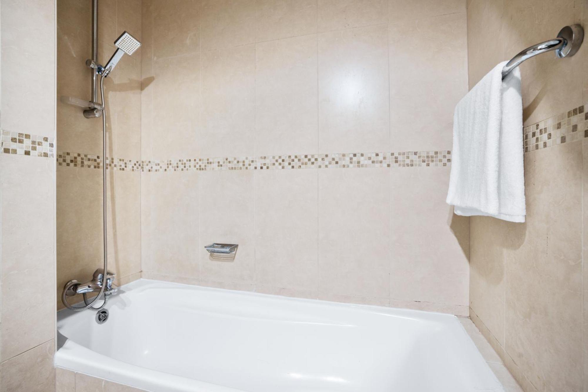 Furnished For Rent In Goldcrest Views, Jlt * Dubaï
