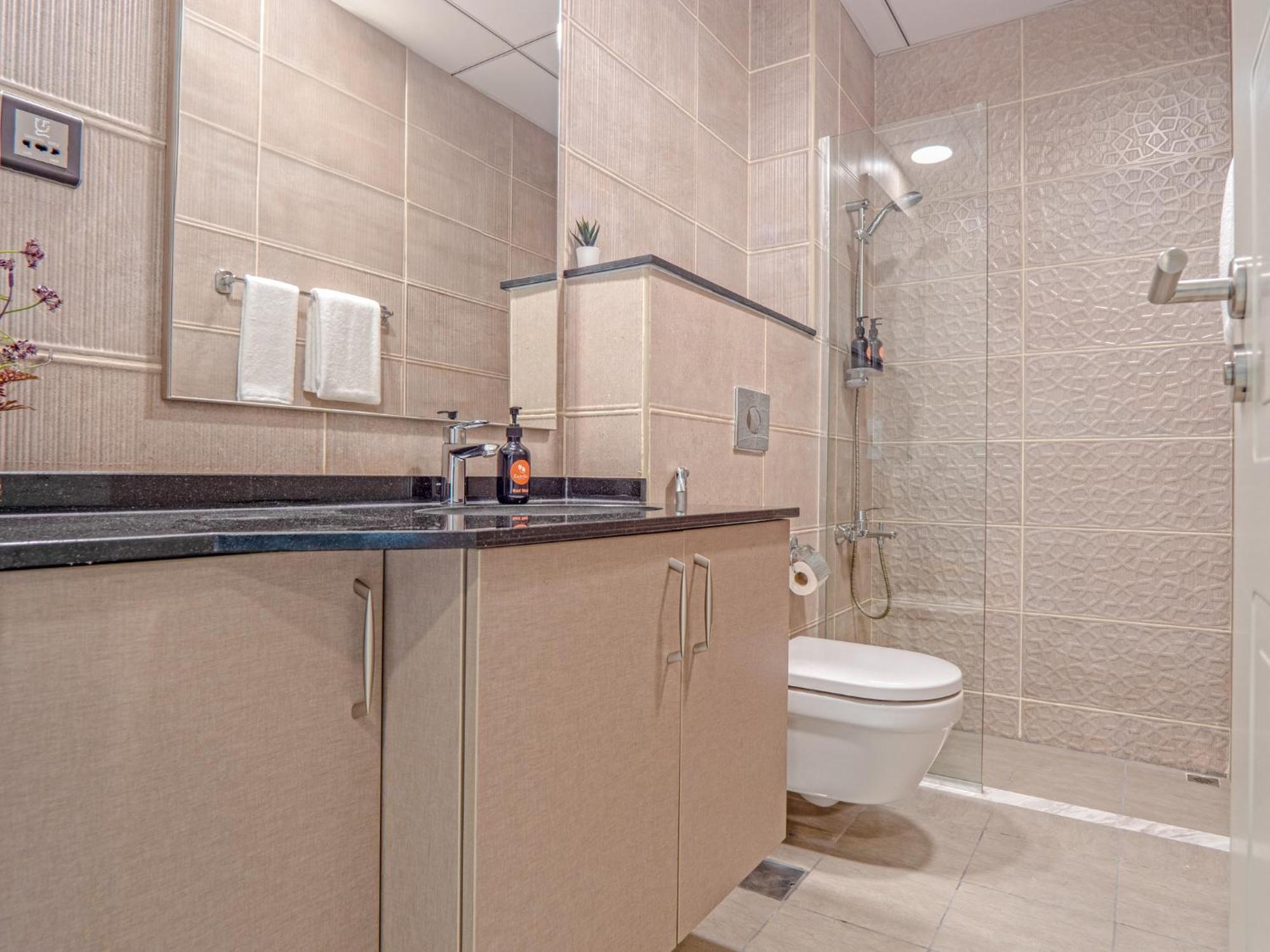 Easygo - Polo C5 1 Bedroom Dubai