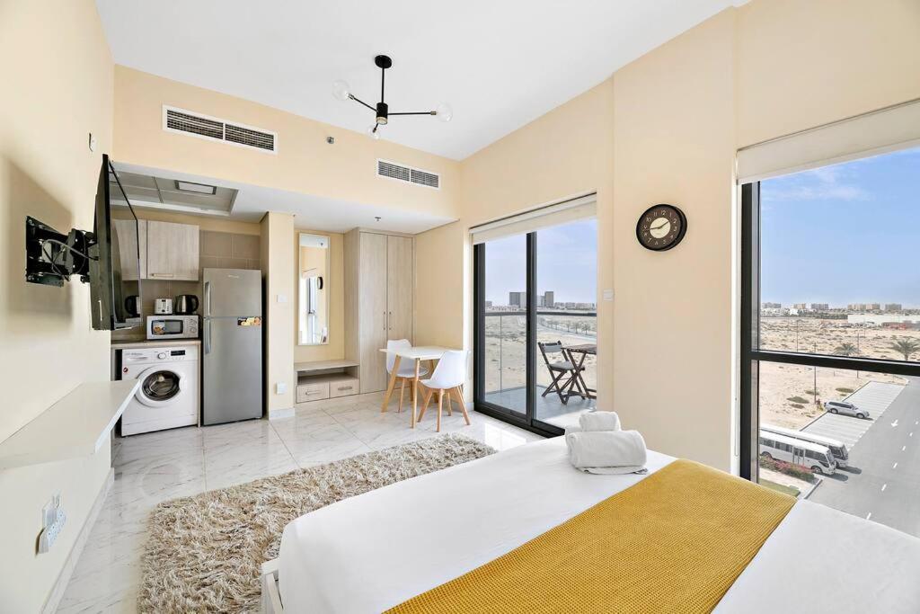 Chic Urban Escape At Mag 422 Lägenhet Dubai