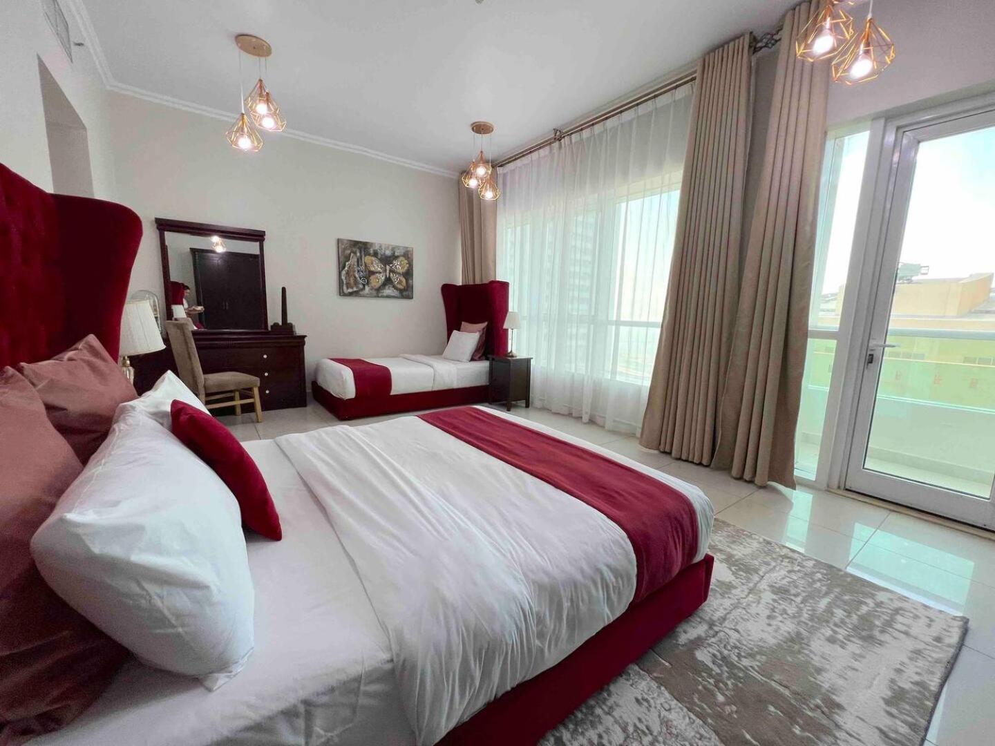 Hotel de apartamente Unique, Elegant Floor With Sea View