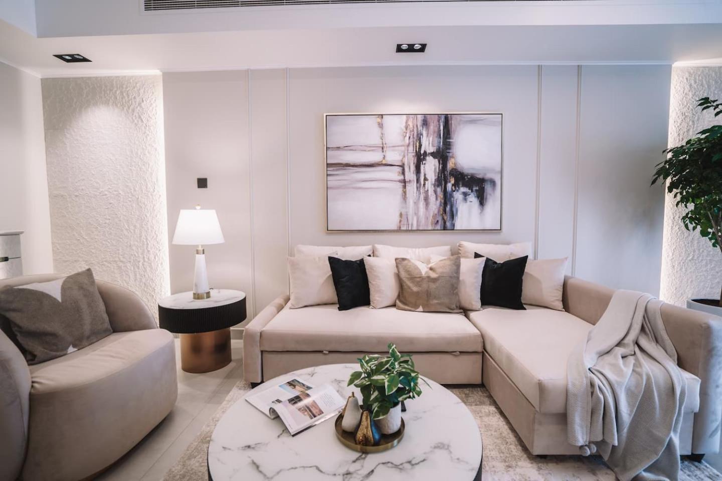 Apartment Sky High One Bedroom With Palm And Sea View