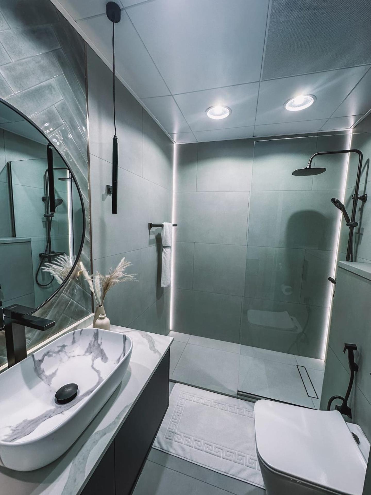Apartment Sky High One Bedroom With Palm And Sea View