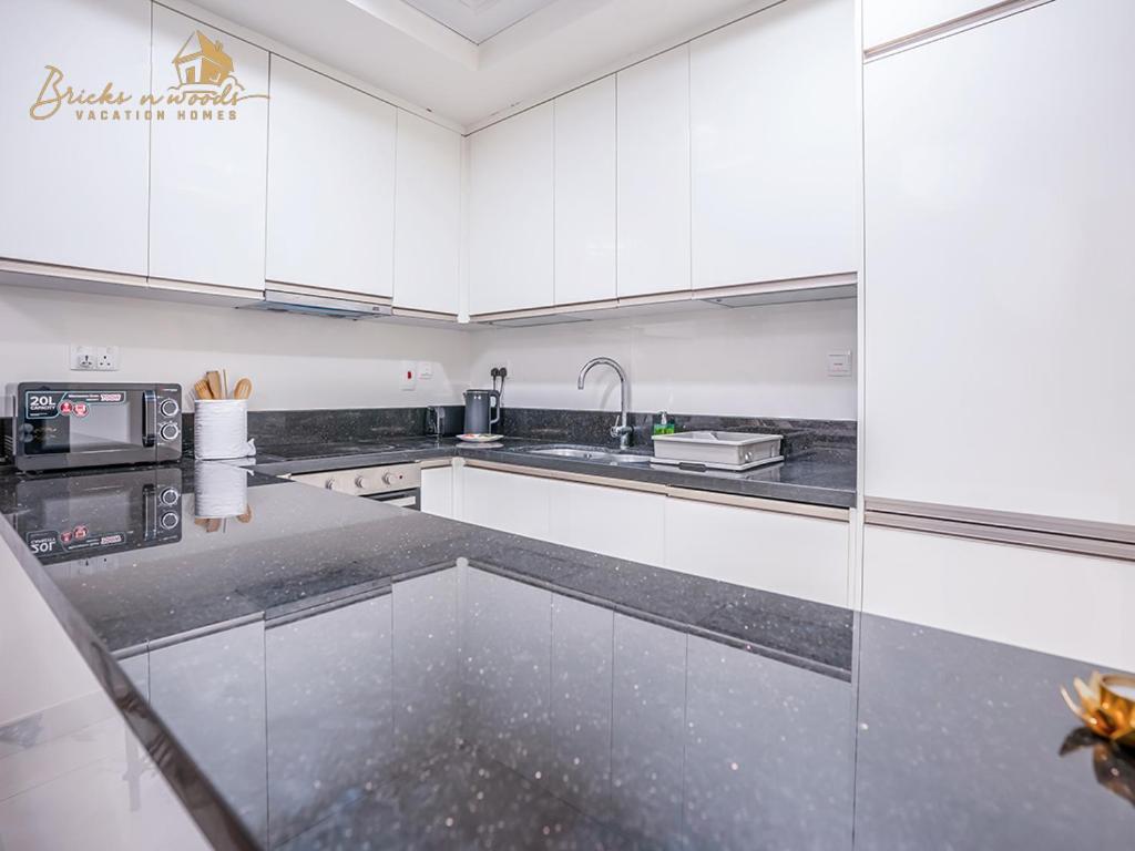 Modern High Floor Canal View1 Bhk Appartement *