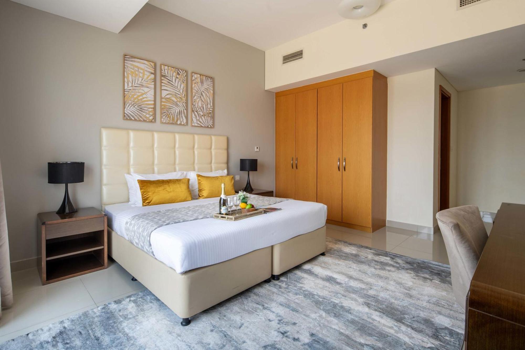 Frank Porter - Suburbia Appartement Dubaï