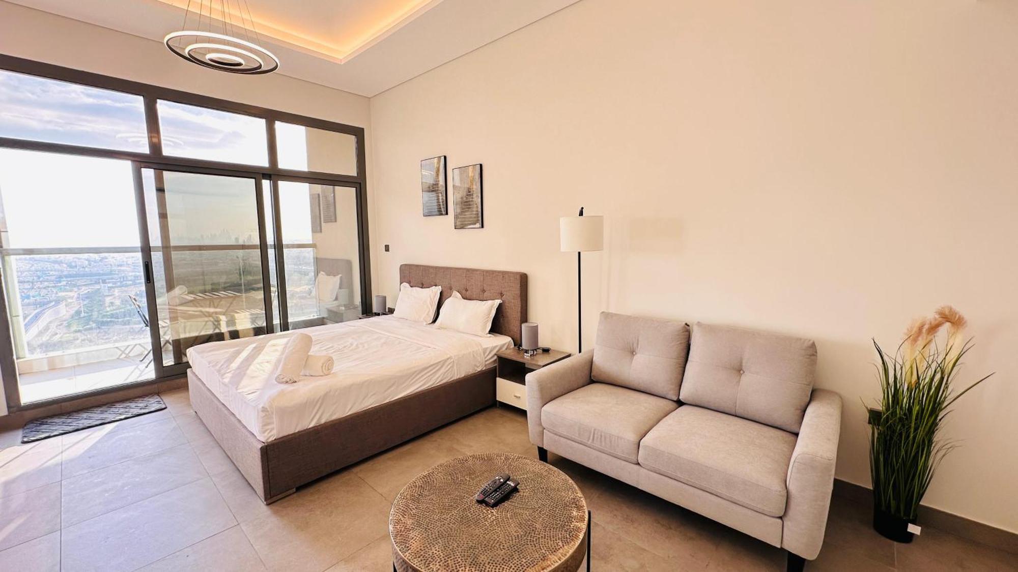 Spacious Palm View With Big Balcony Free Parking By Belvilla Habitación en casa particular *