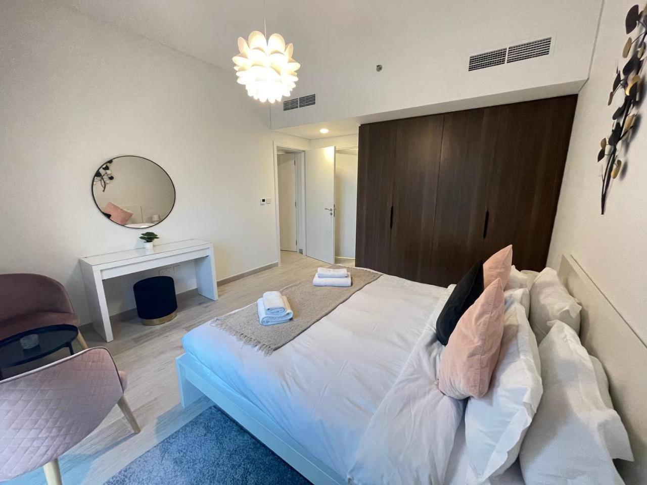 Luxe & Comfy Madinat Jumeirah - With Scenic Views - Pool Managed By Sunnyhomes * Dubai