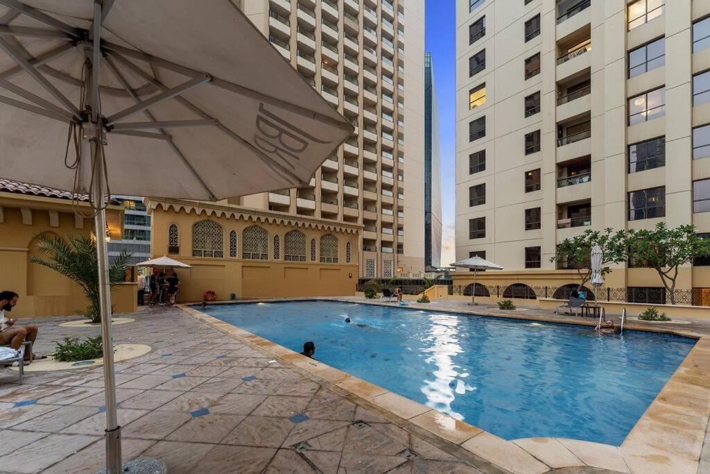 Jumeirah Residents, Sadaf 7 *
