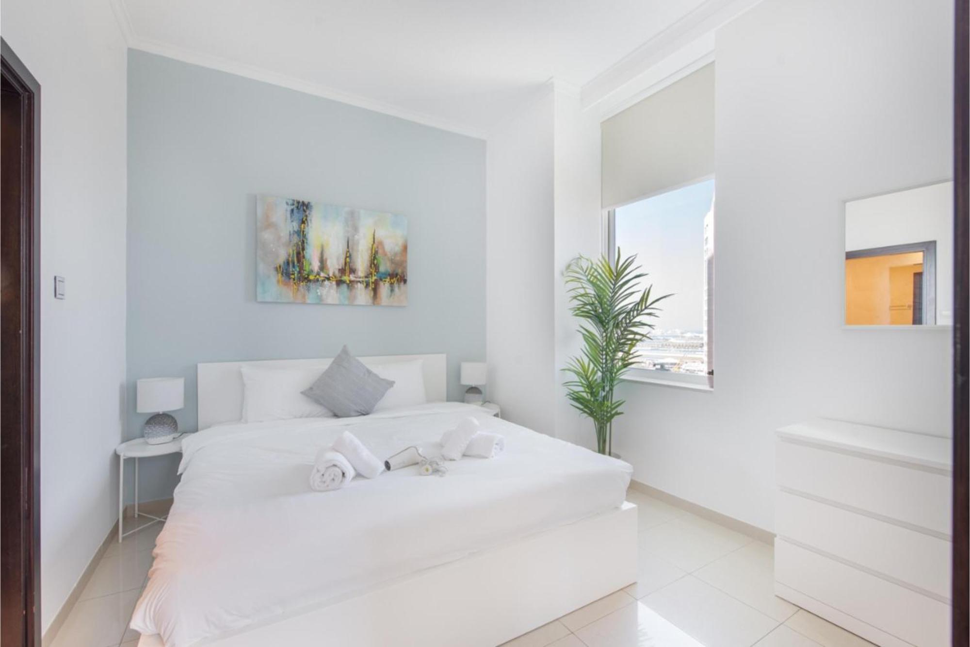 Havn - 1 Bedroom In Marina With Sea Views Lägenhet *
