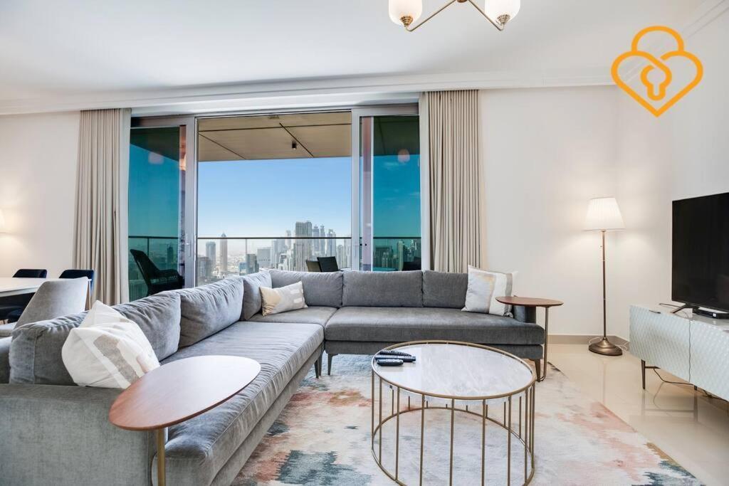 Keysplease 3 Bedroom Burj View, Mall Access Boulevard Point Tower Dubái