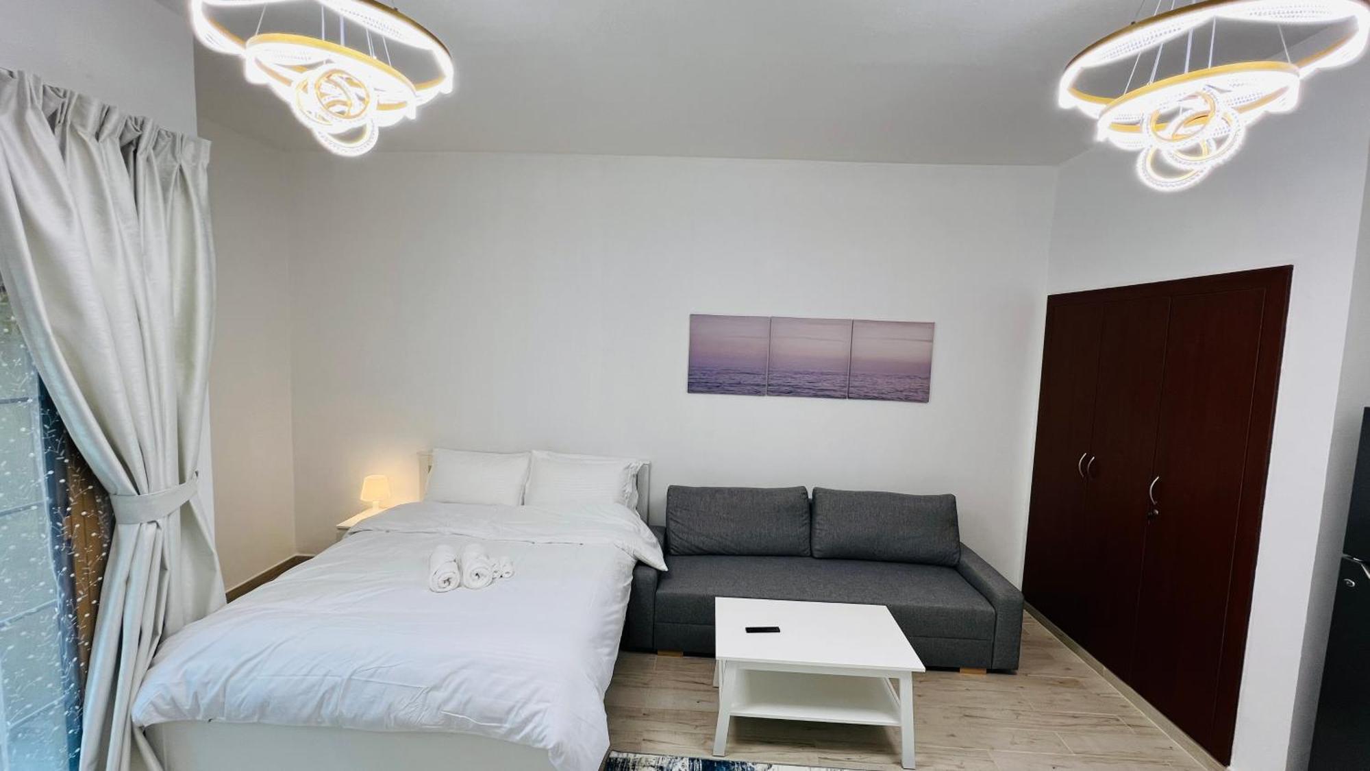 Spacious Furnished With Balcony Spain Cluster International *