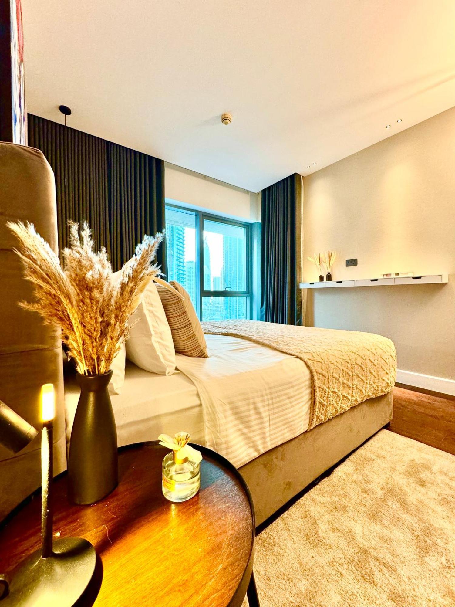 The Burj Khalifa Living - Spectacular Views Of Fountain - 3 Min Walk To Mall Apartamento Dubái