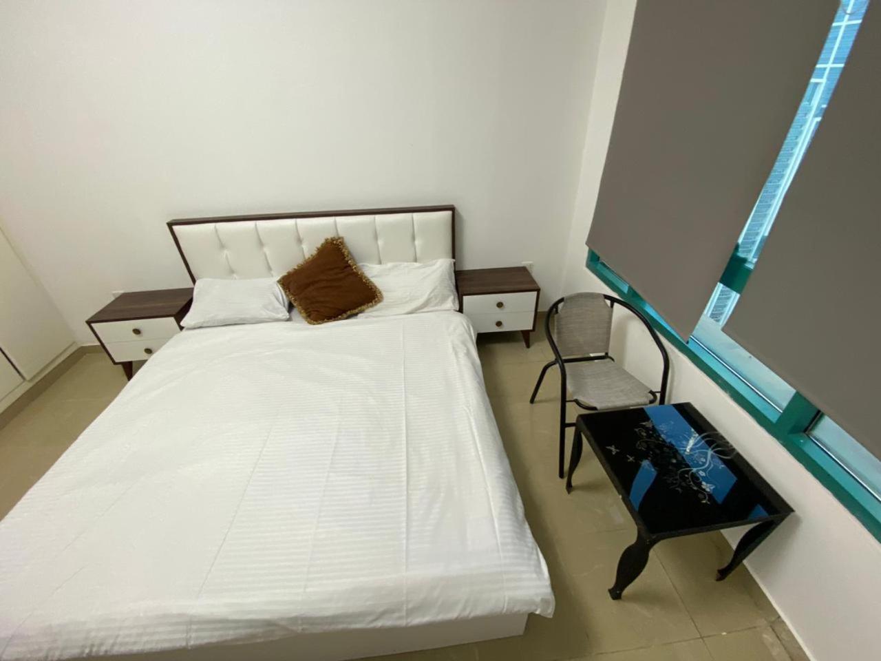 Spacious For Girls In Marina فتيات فقط Apartamento *