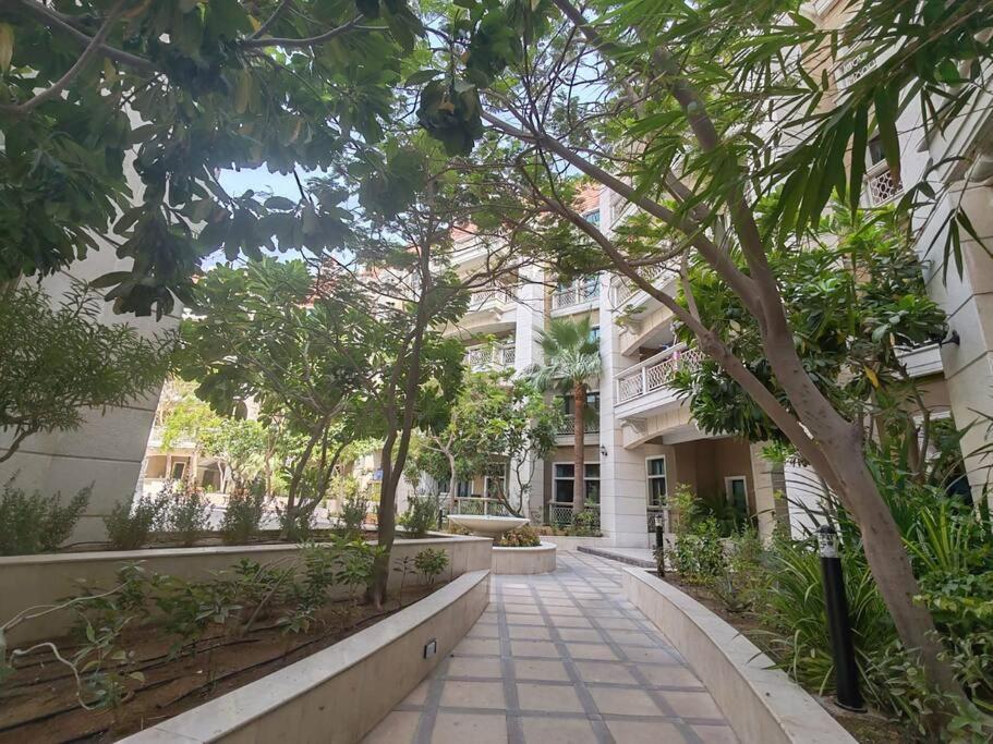 Cozy 1bedroom Skylight Le Grand Chateau * Dubai