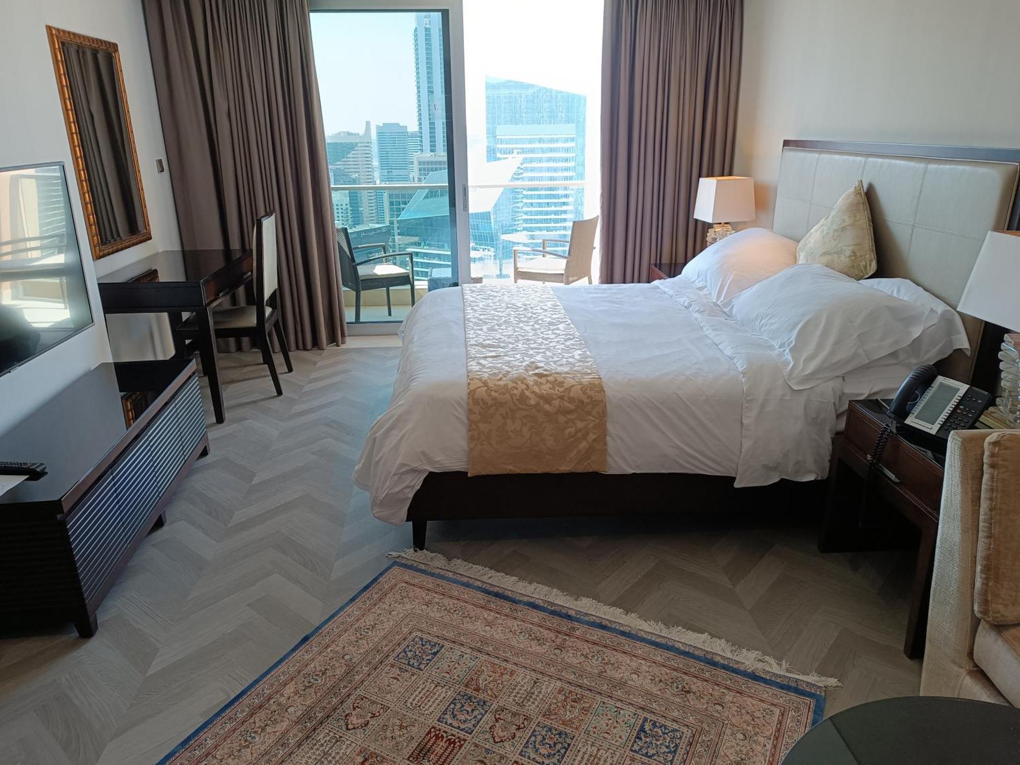 Seaview & Marina View *