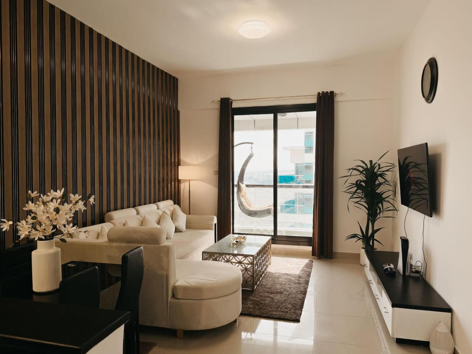 Ultra Luxurious 1 Bhk Marina 28th Floor - Escan Tower Apartment