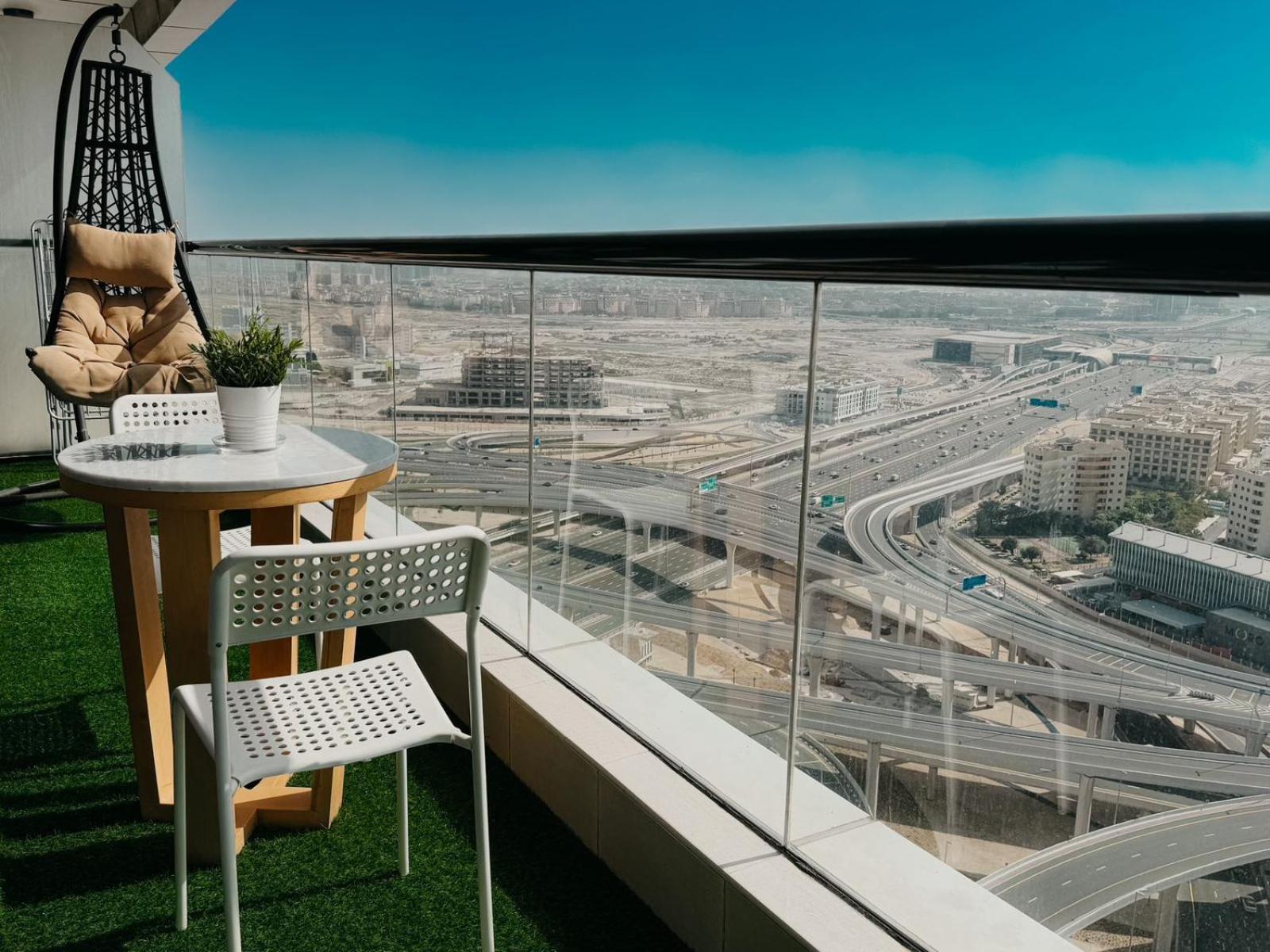 Ultra Luxurious 1 Bhk Marina 28th Floor - Escan Tower Apartment *