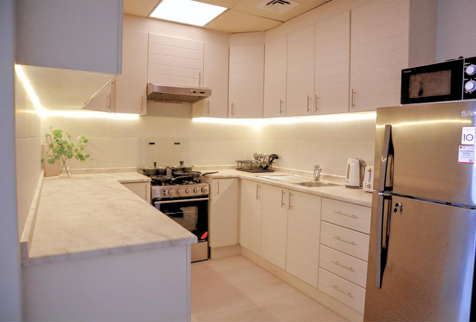 Spacious 1br, Pool, Gym, Near Dining & Shops * Dubái