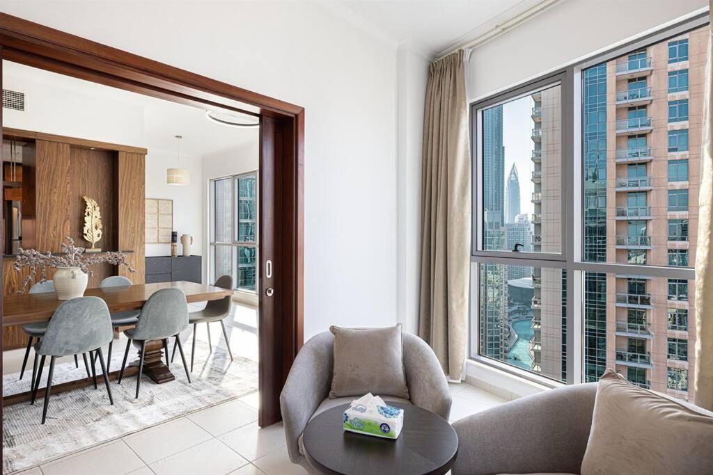 Downtown Delight 3br With Stunning Fountain Views Apartamento Dubai