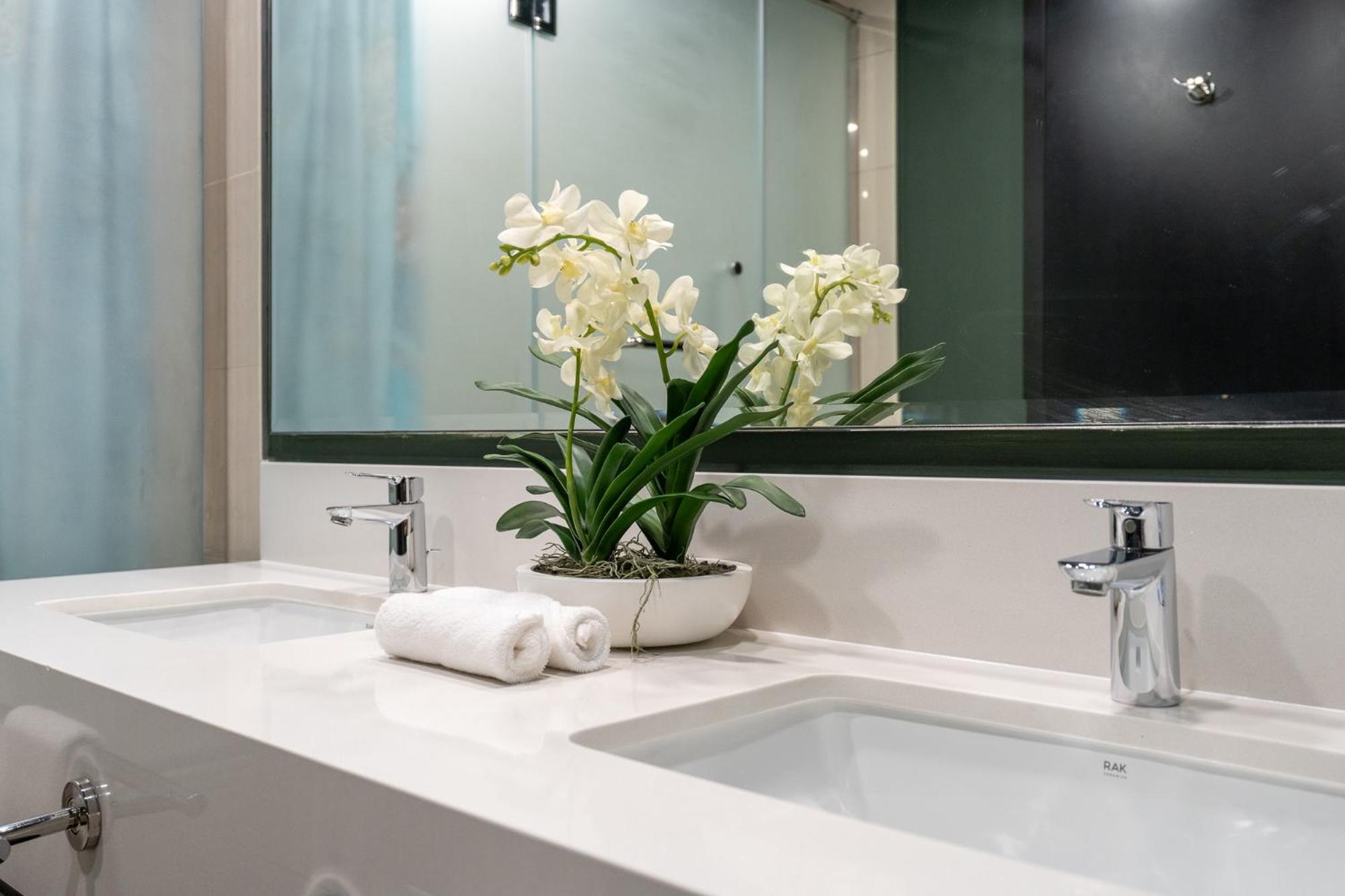 Trinity Homes - Splendid 2bhk Park Point, Hills Estate * Dubai