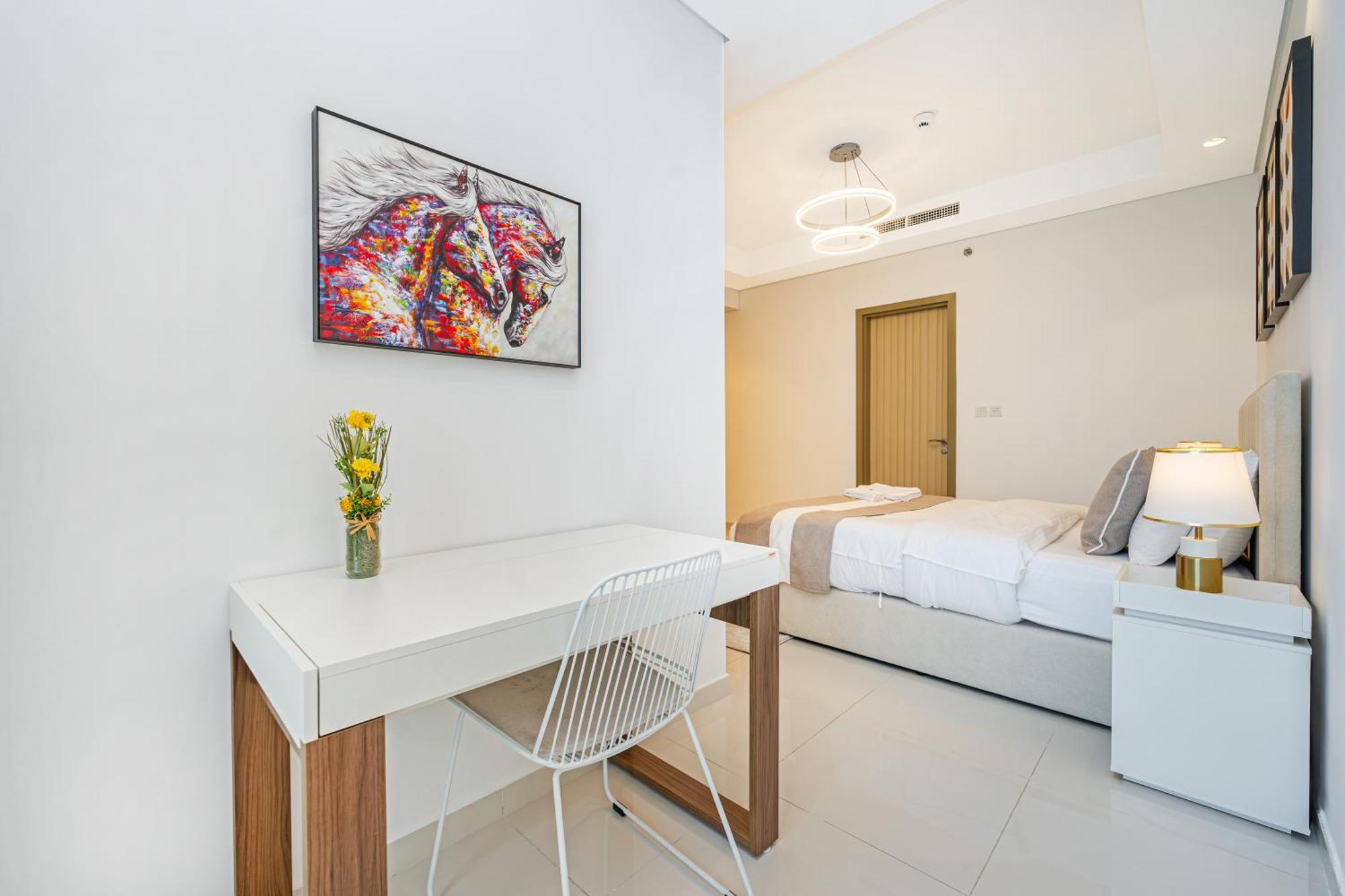 Apartment 3 King Beds - 7mins To Mall - High Floor Sun Set And Sea View *