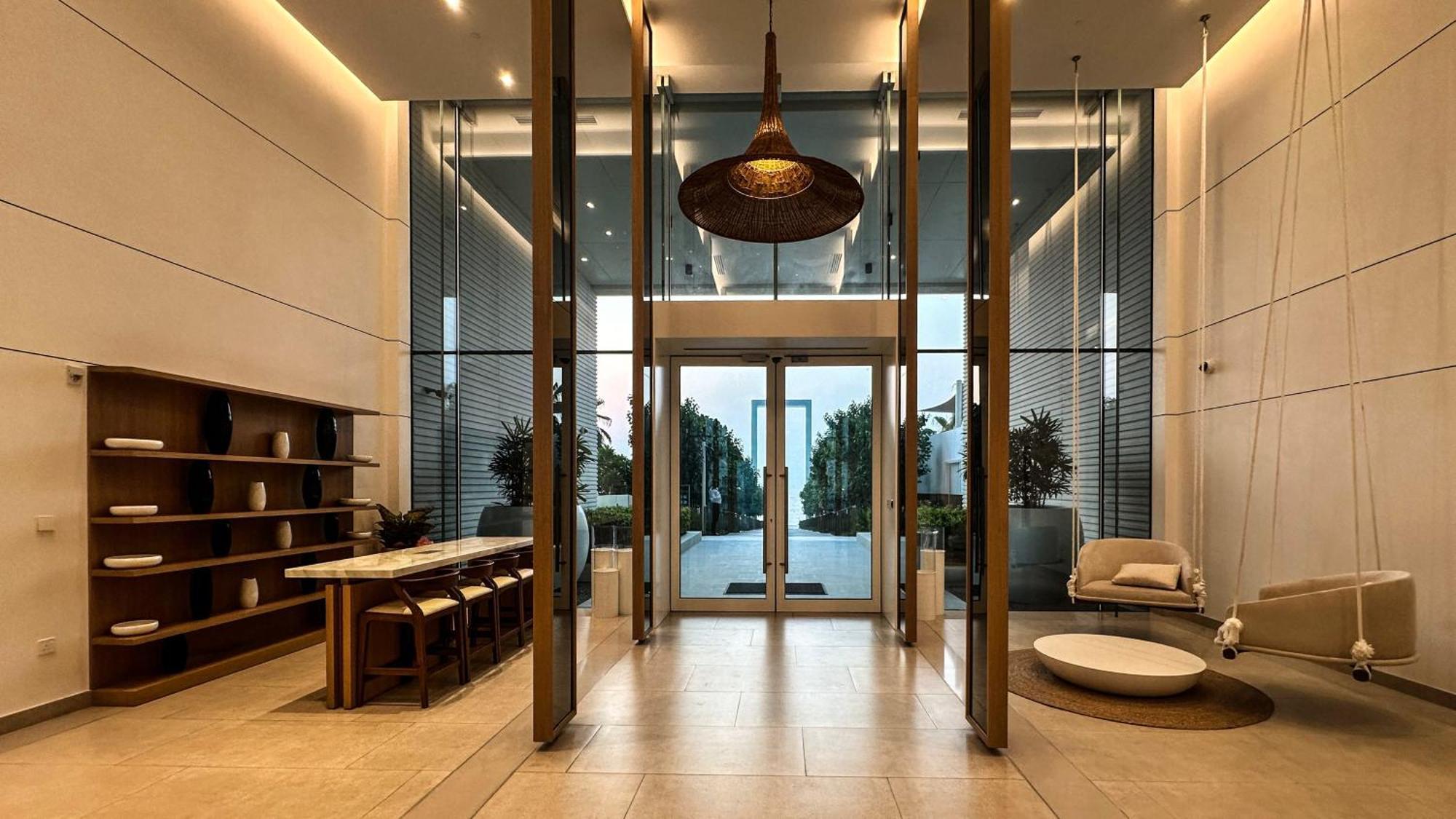 Apartment Luxury 2br Biophilic Retreat With Private Jacuzzi, Massage Chair & Infinity Pool Dubai