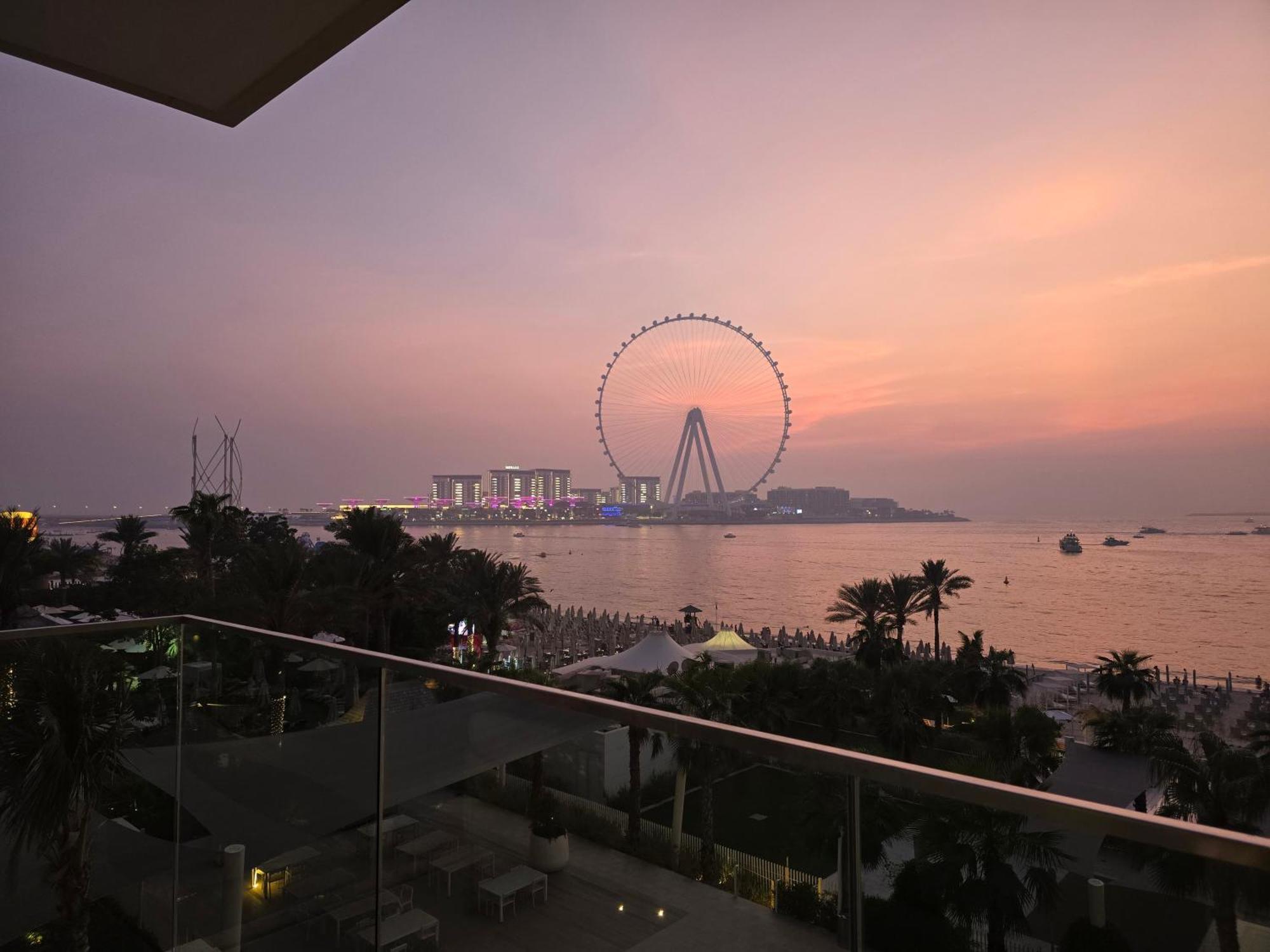Apartment Luxury 2br Biophilic Retreat With Private Jacuzzi, Massage Chair & Infinity Pool Dubai