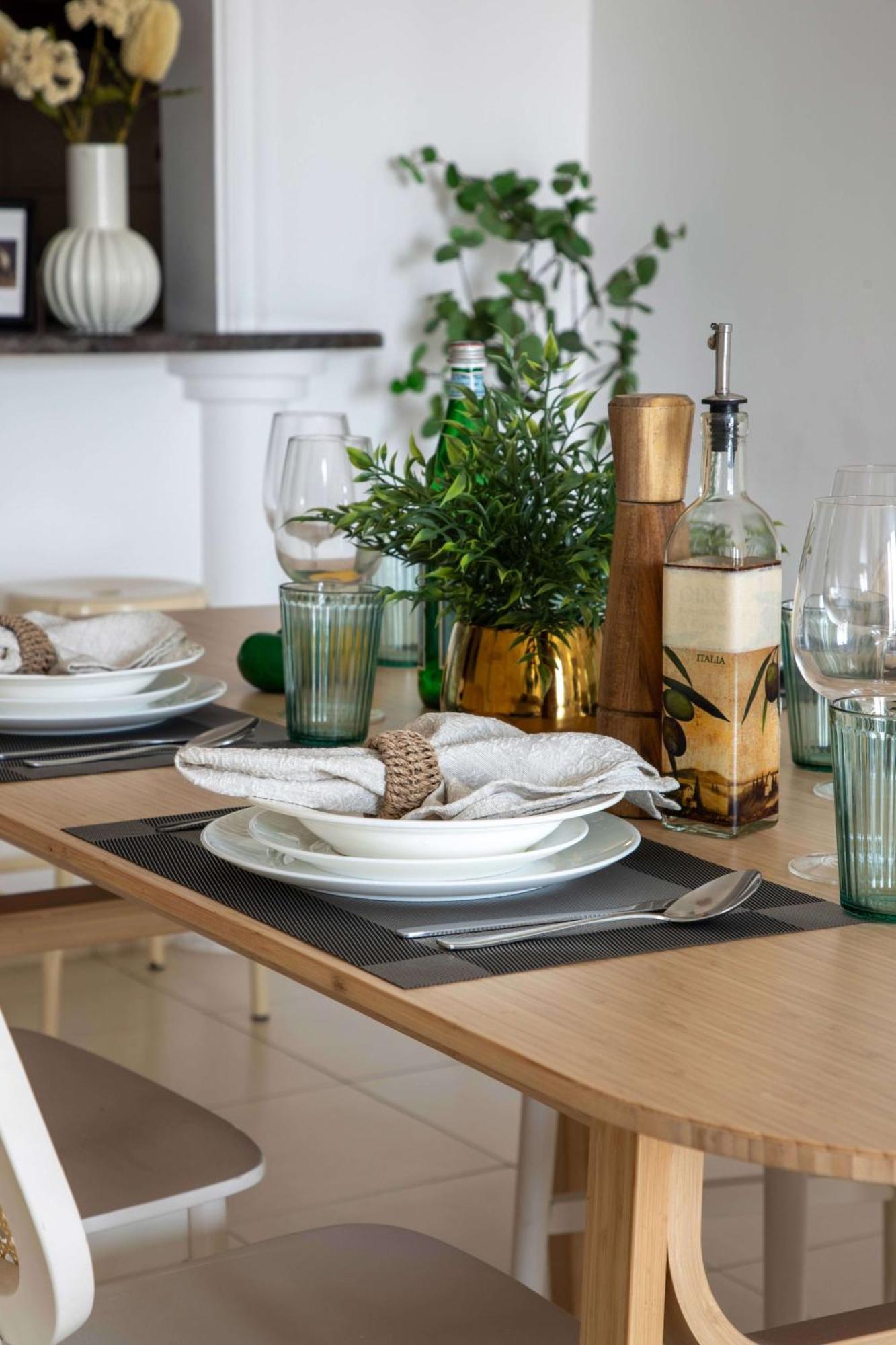 Frank Porter - Grand Horizon Apartment Dubai
