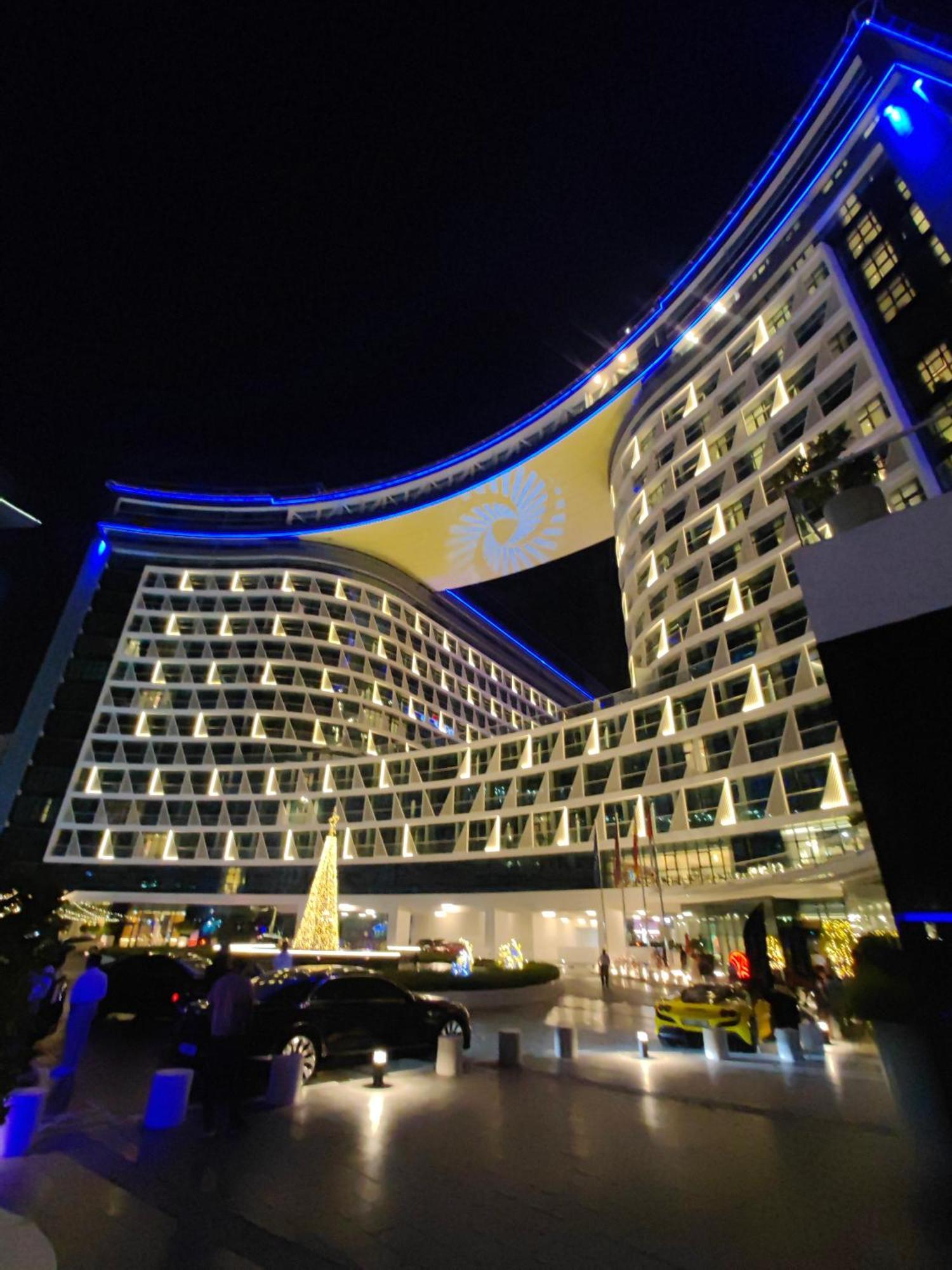 7 Palm Jumeirah West * Dubai