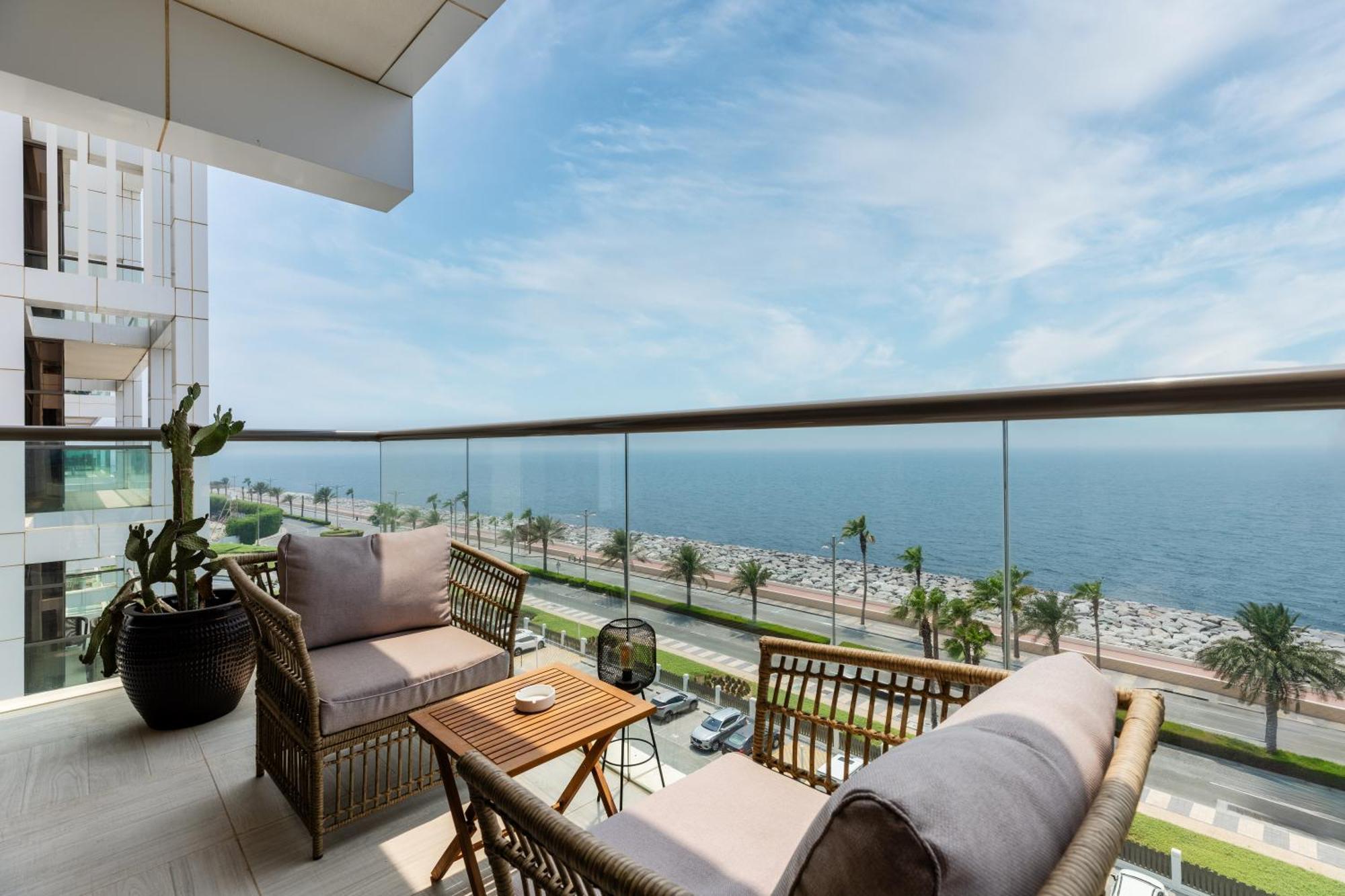 Waves - Premium Seaside Retreat With Private