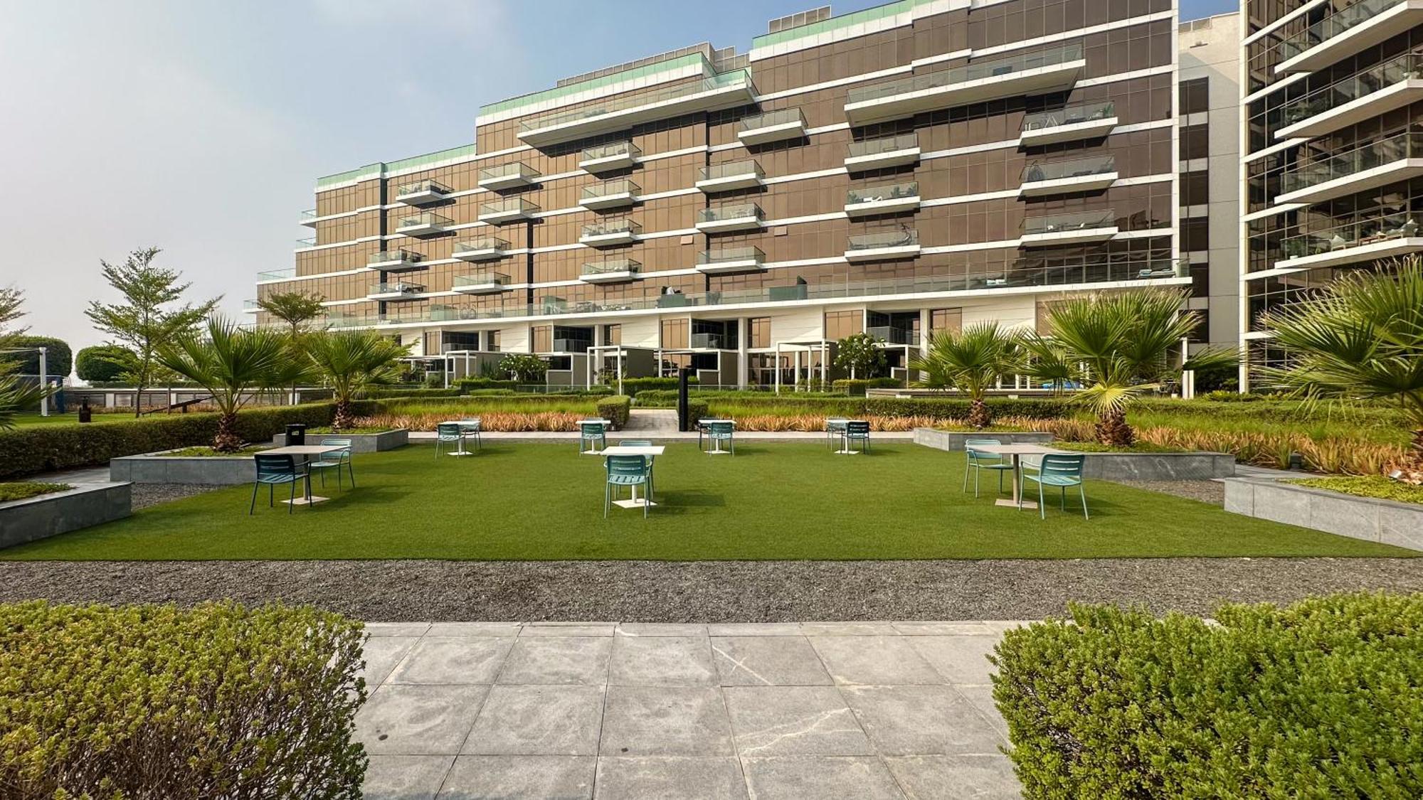 Waves - Premium Seaside Retreat With Private Apartment *