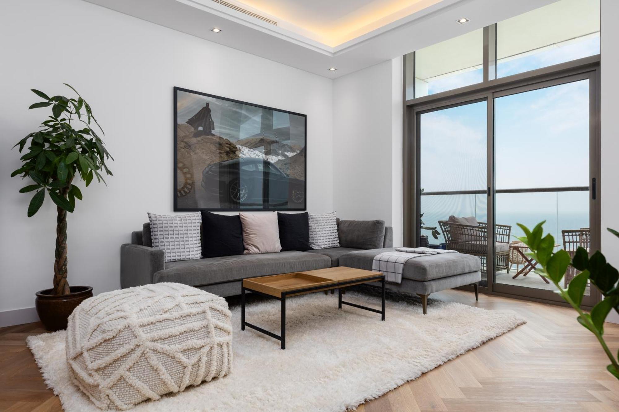 Waves - Premium Seaside Retreat With Private Apartment *