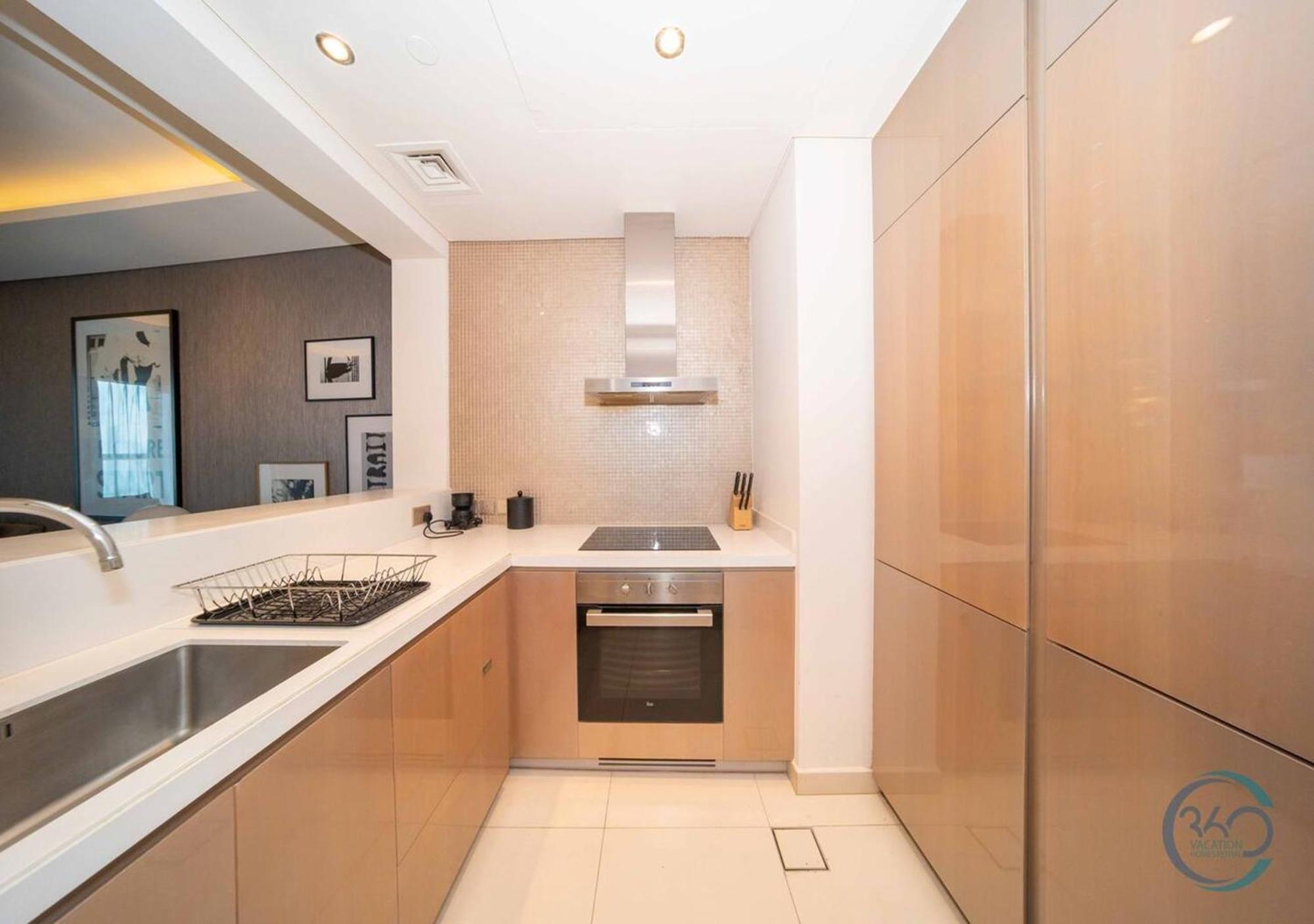 Lägenhet Spacious 1br In Damac Paramount Towers Bb Dubai