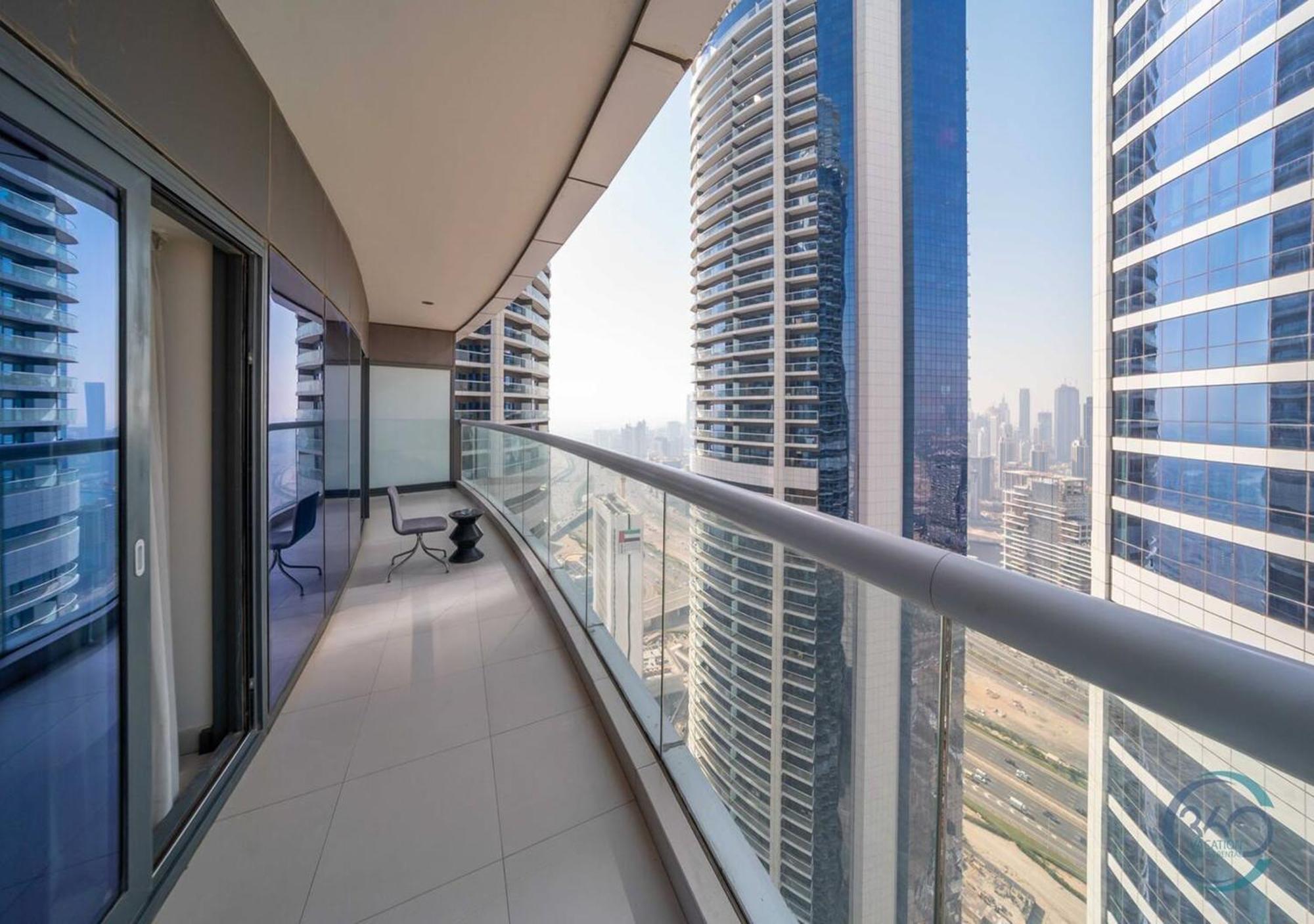 Lägenhet Spacious 1br In Damac Paramount Towers Bb *