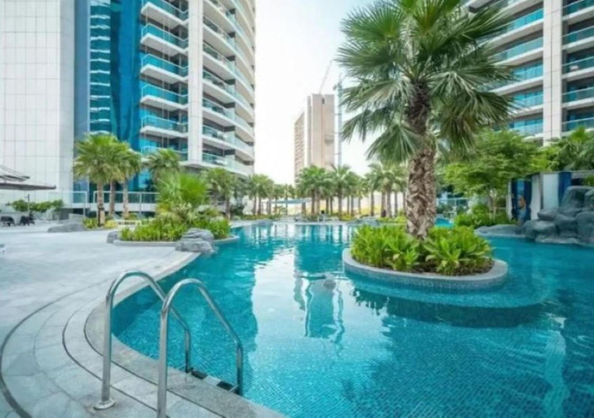 Spacious 1br In Damac Paramount Towers Bb Lägenhet Dubai