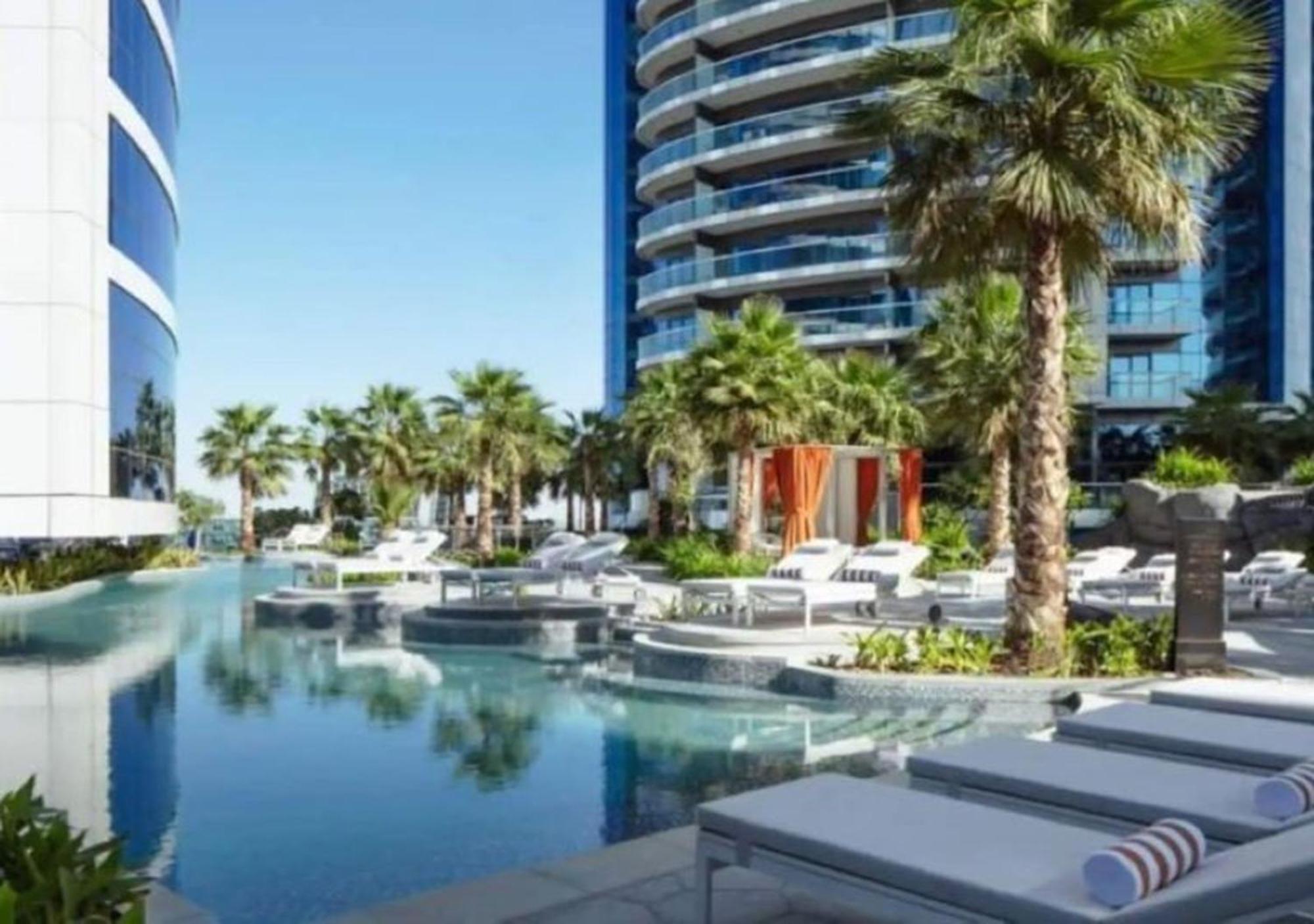 Lägenhet Spacious 1br In Damac Paramount Towers Bb Dubai