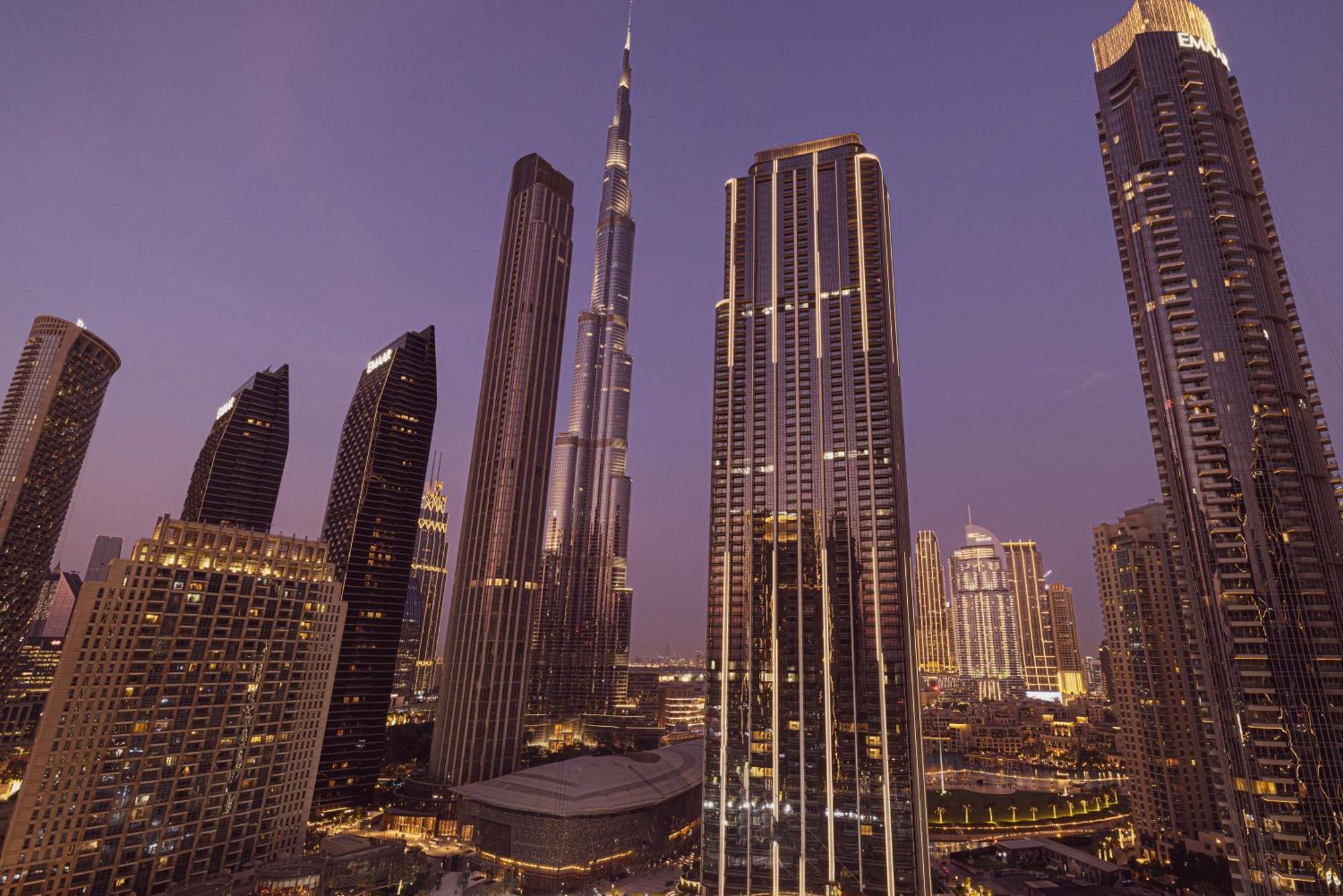 Burj Khalifa Full View * Dubái