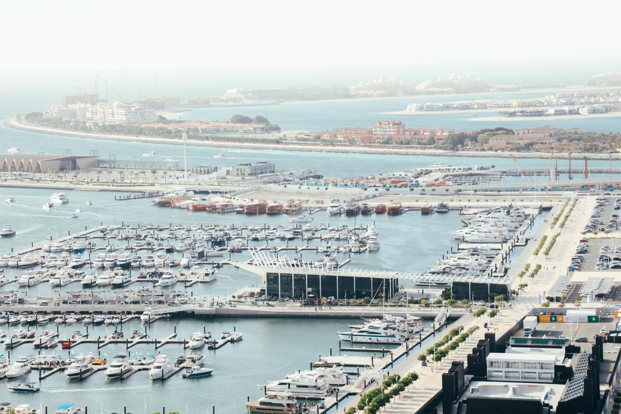 Escape 24 - Brand New & Luxury 1br High Floor Marina Pinnacle - Marina Harbour Views * Dubai