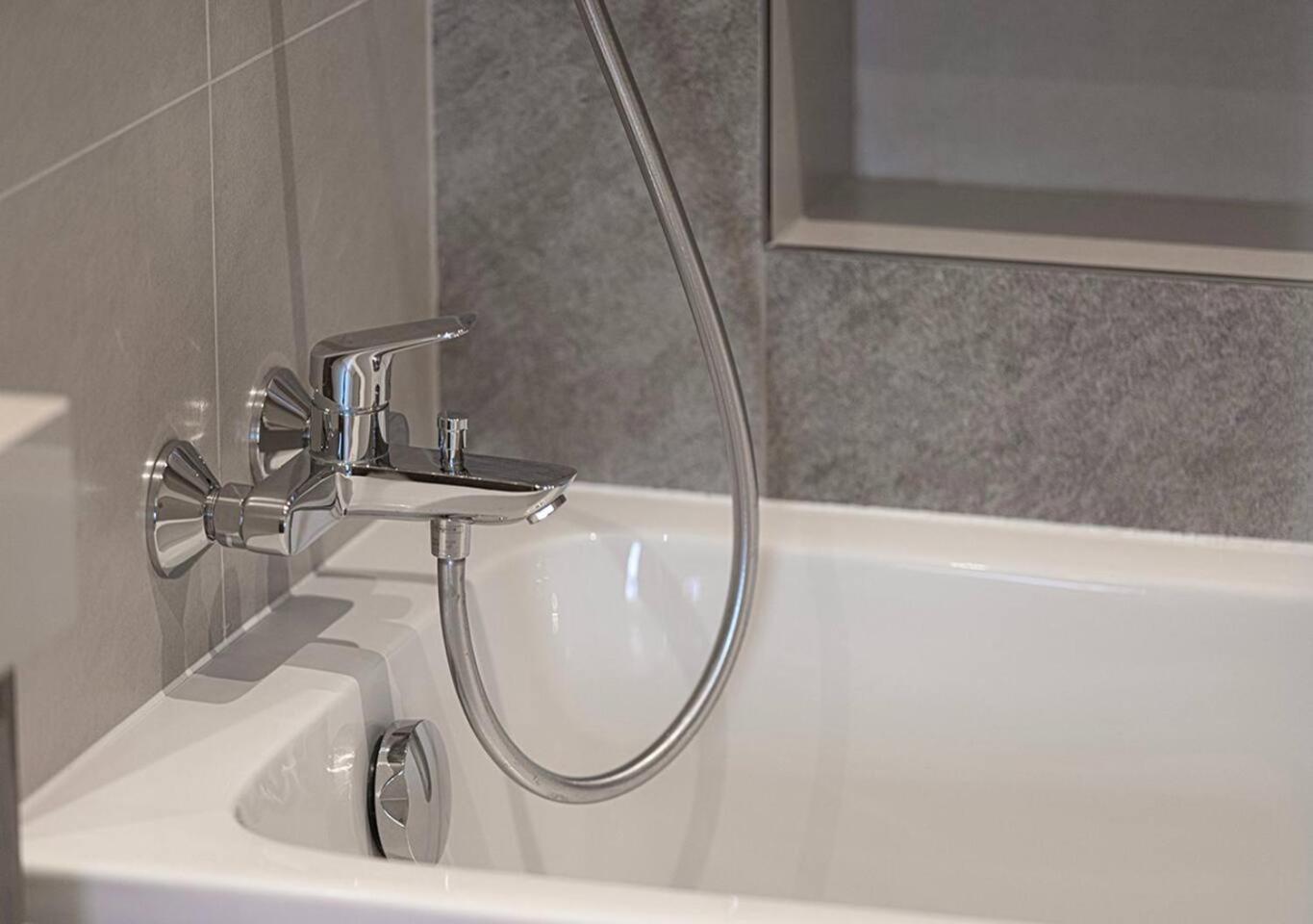 Burj Khalifa View - Luxe 2br - Mall Access