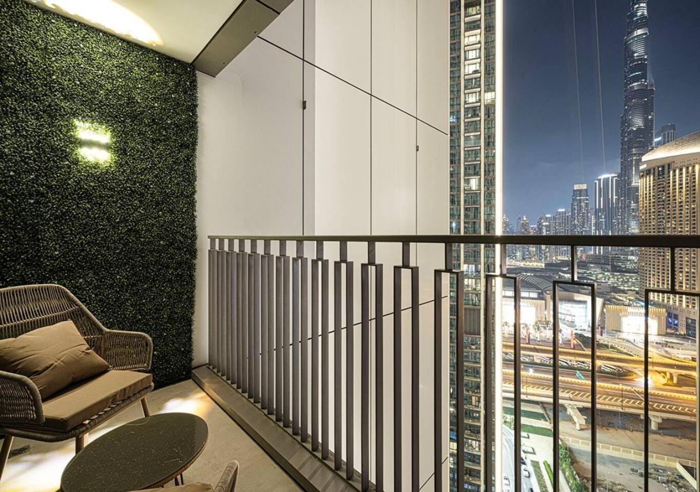 Burj Khalifa View - Luxe 2br - Mall Access *