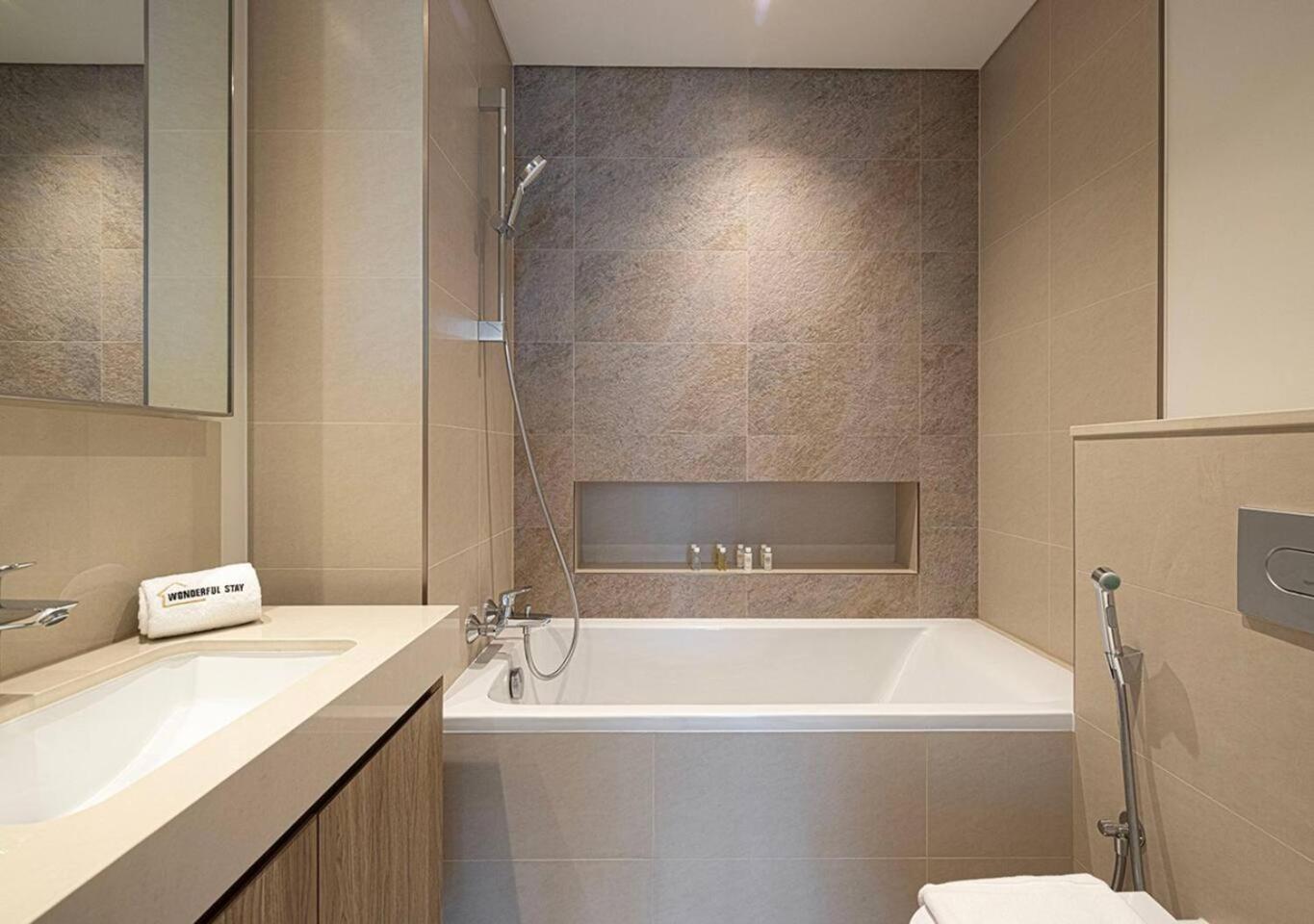Burj Khalifa View - Luxe 2br - Mall Access Appartement