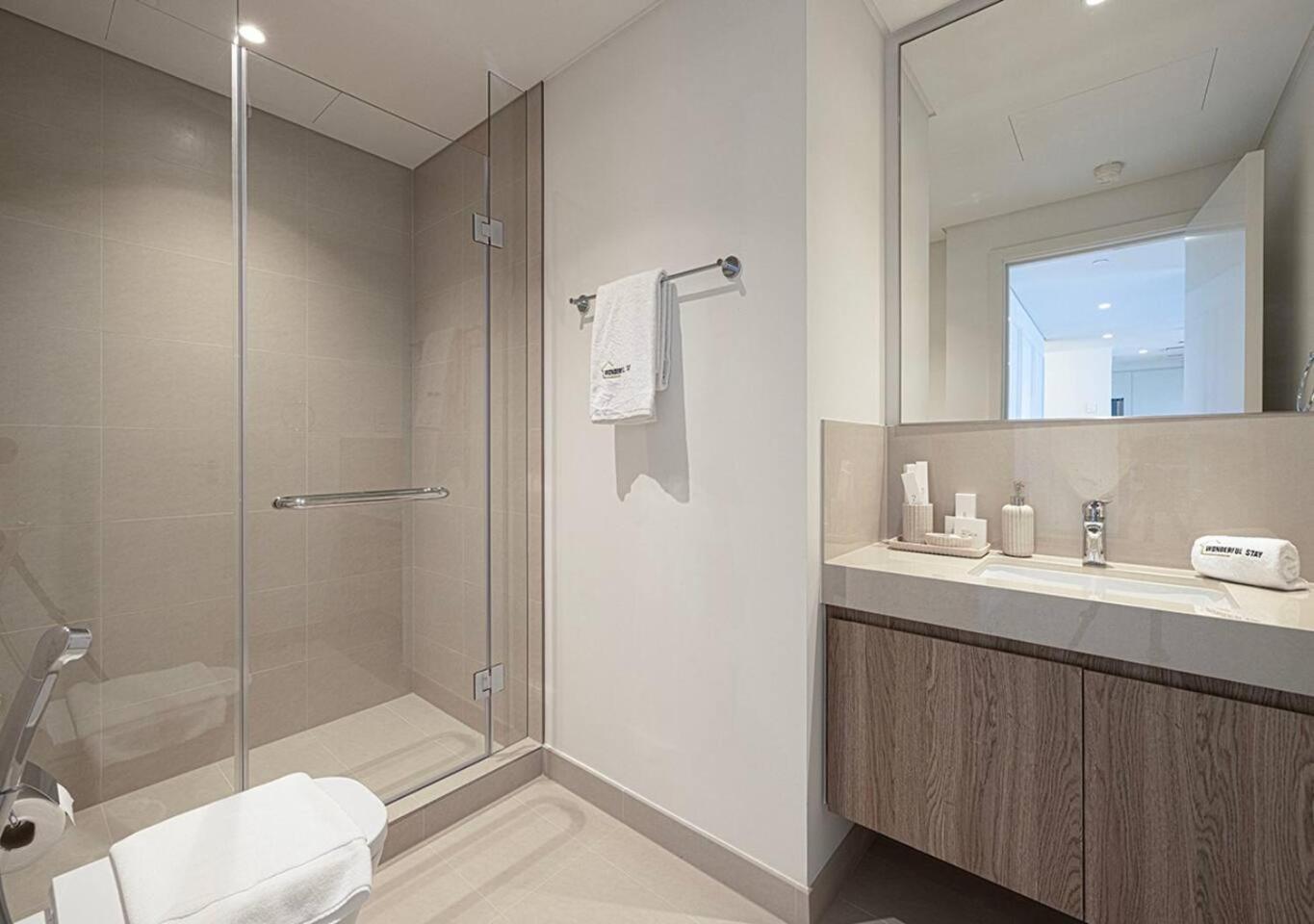 Burj Khalifa View - Luxe 2br - Mall Access *