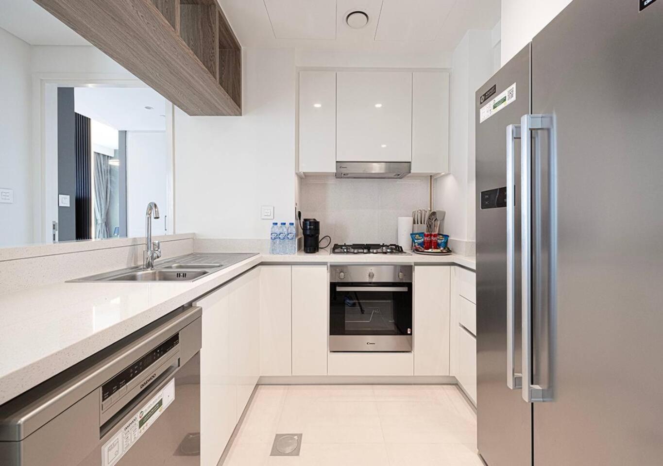 Burj Khalifa View - Luxe 2br - Mall Access * Dubaï