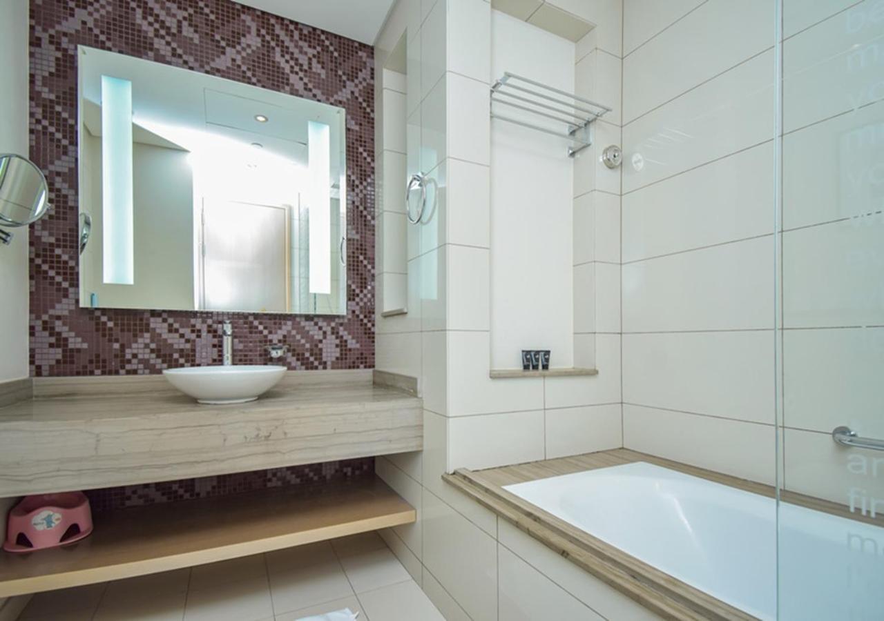 Lägenhet Spacious 1br In Damac Paramount Towers Bb *