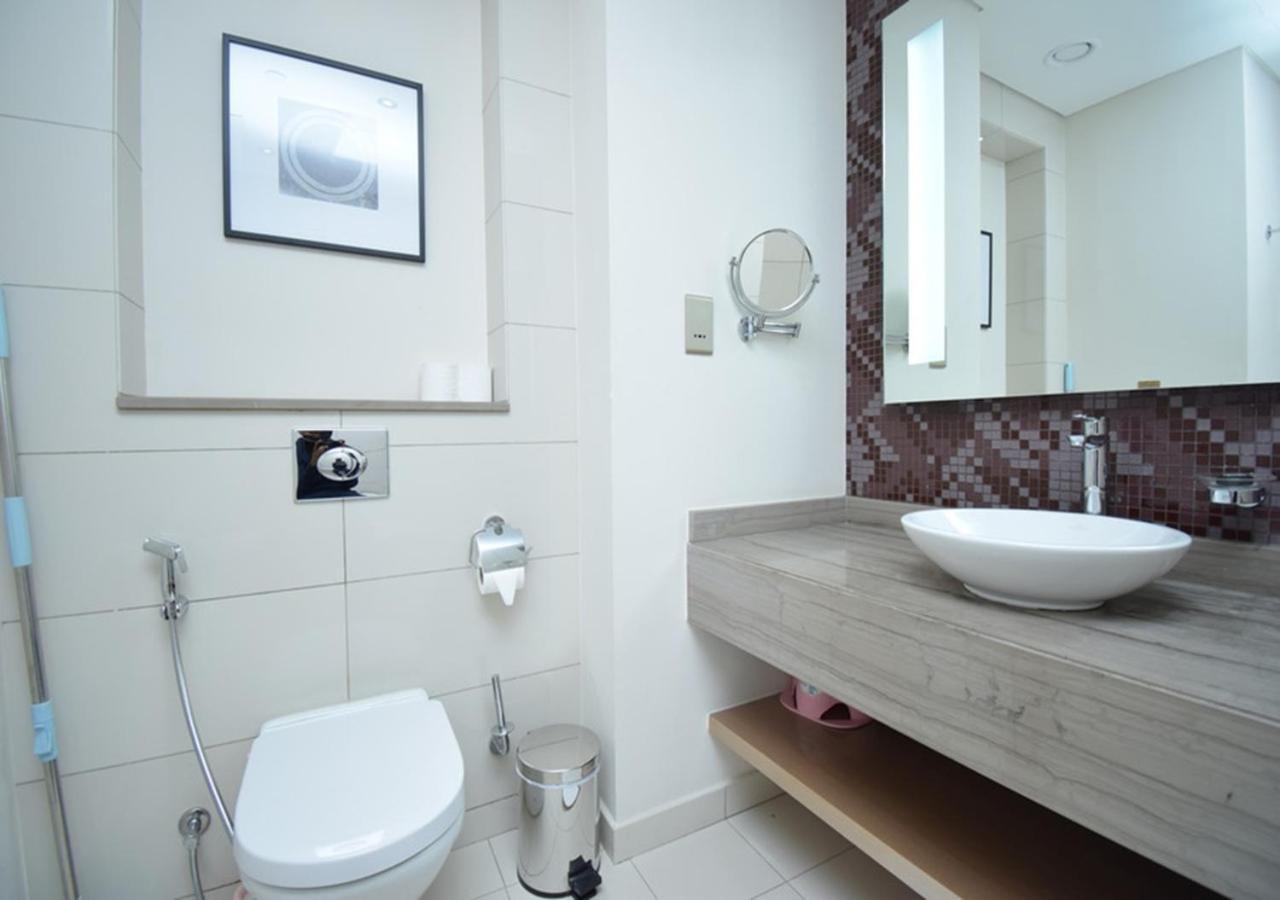 Spacious 1br In Damac Paramount Towers Bb Lägenhet *