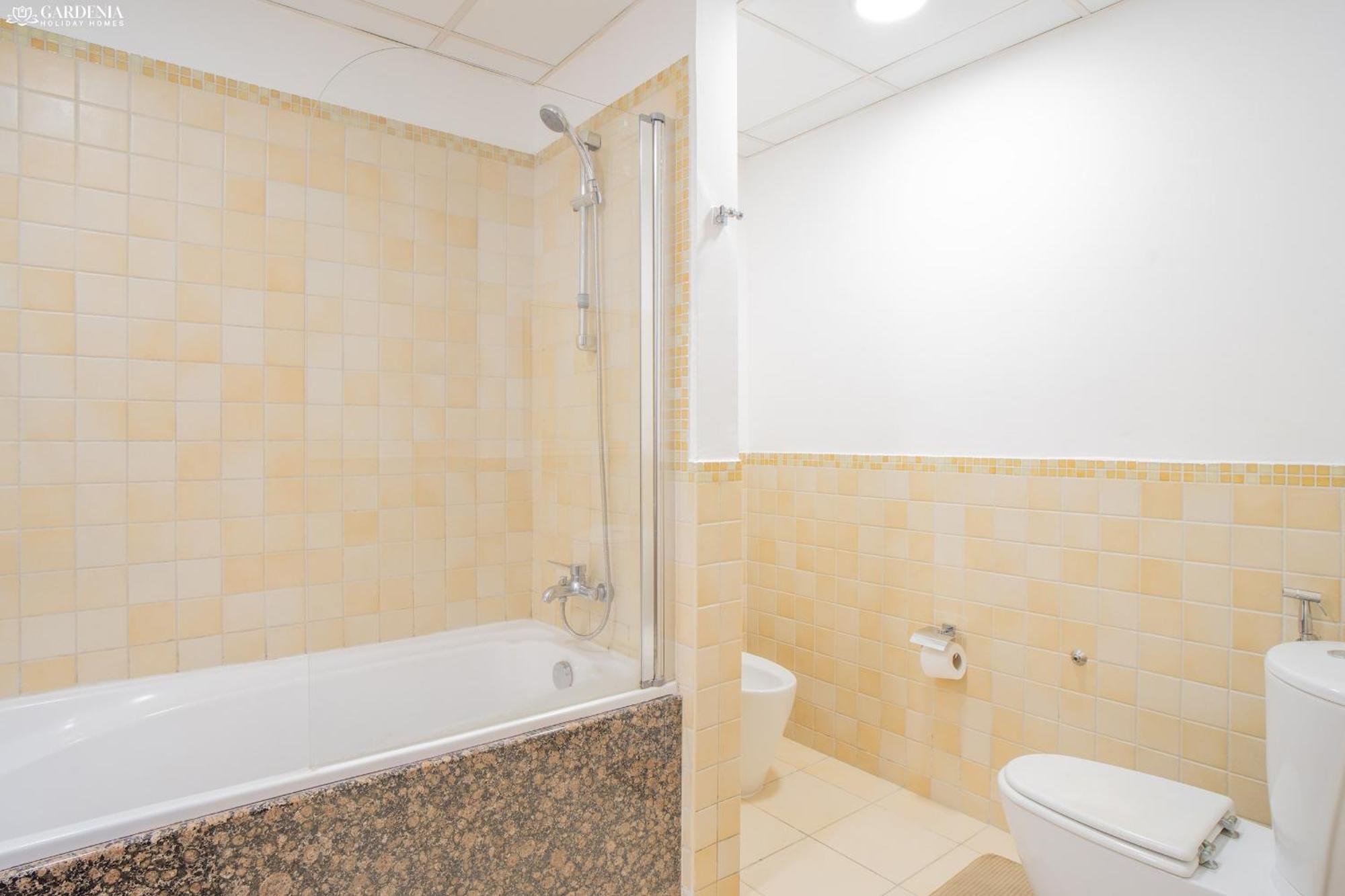 Apartment Jbr The Walk - Shams 2, Spacious Accommodate 7 Adults With 5m Walk To The By Gardenia