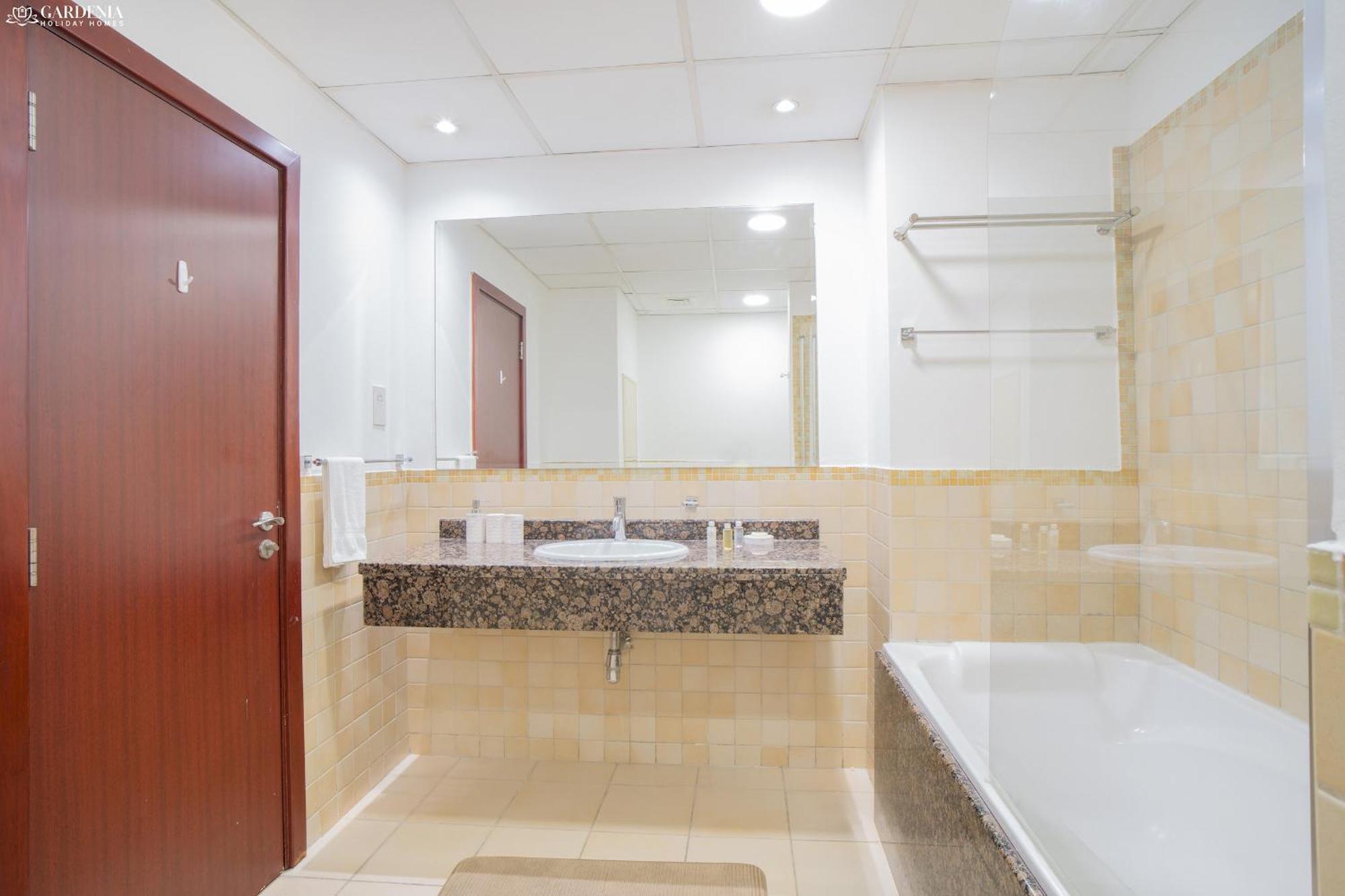 Apartment Jbr The Walk - Shams 2, Spacious Accommodate 7 Adults With 5m Walk To The By Gardenia Dubai