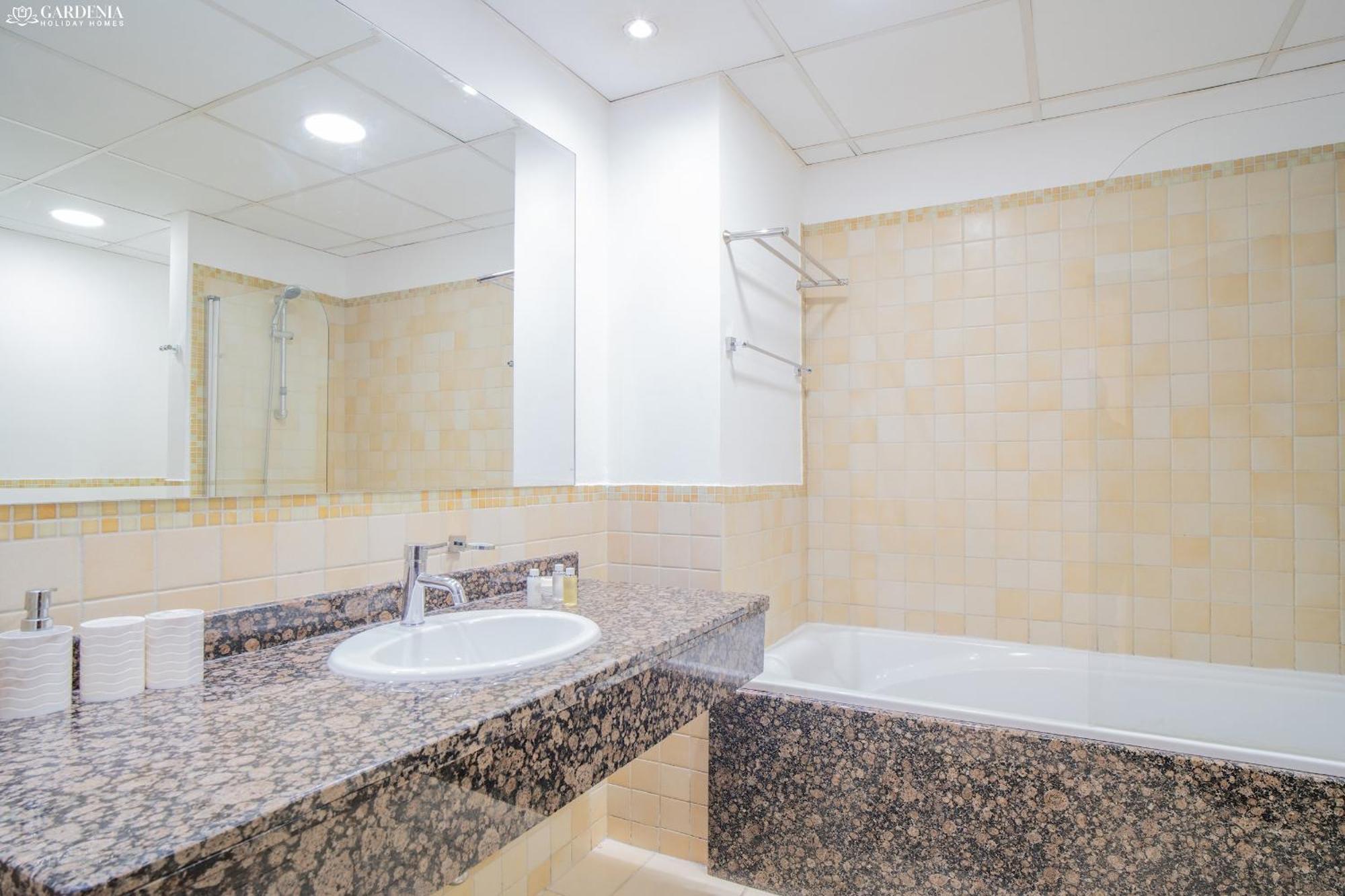 Jbr The Walk - Shams 2, Spacious Accommodate 7 Adults With 5m Walk To The By Gardenia * Dubai