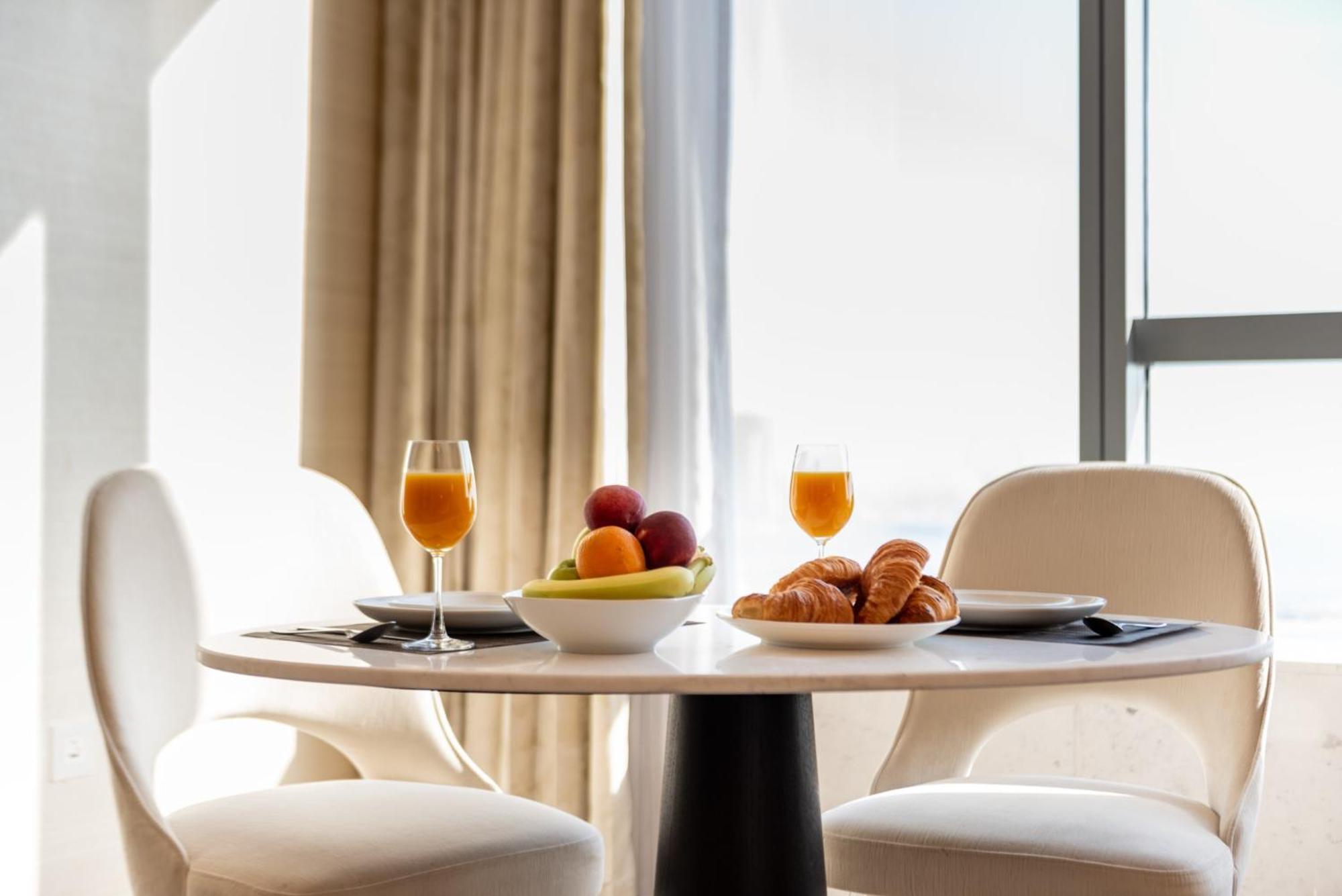 Apartment Palm Tower Where Luxury & View Meet In One Place