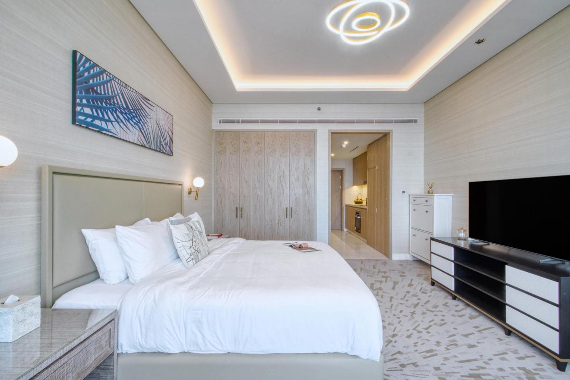 Palm Tower Where Luxury & View Meet In One Place Dubai