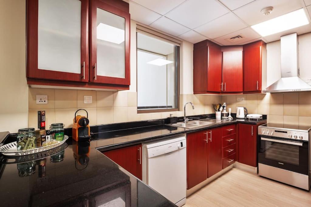 Luxury 1 Bedroom In Jbr With Access Apartemen *